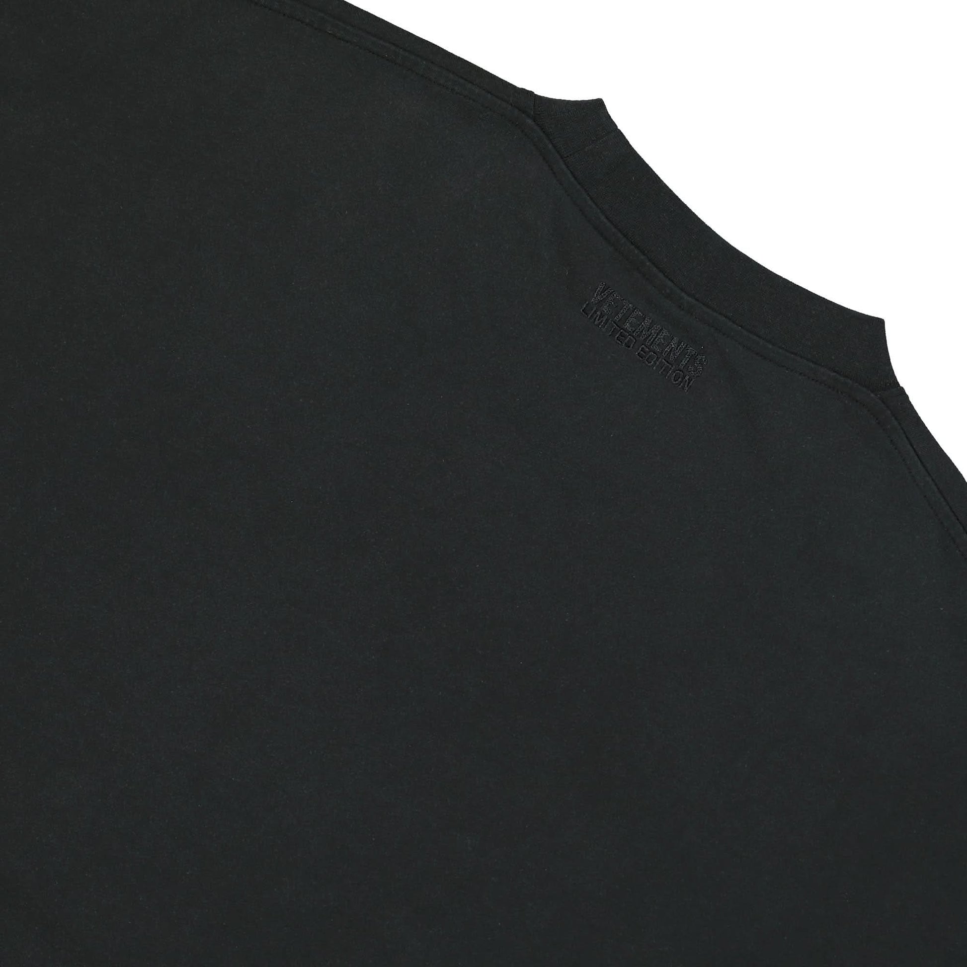 VETEMENTS Reaper Logo T-Shirt Black Detail view 4 | Gate