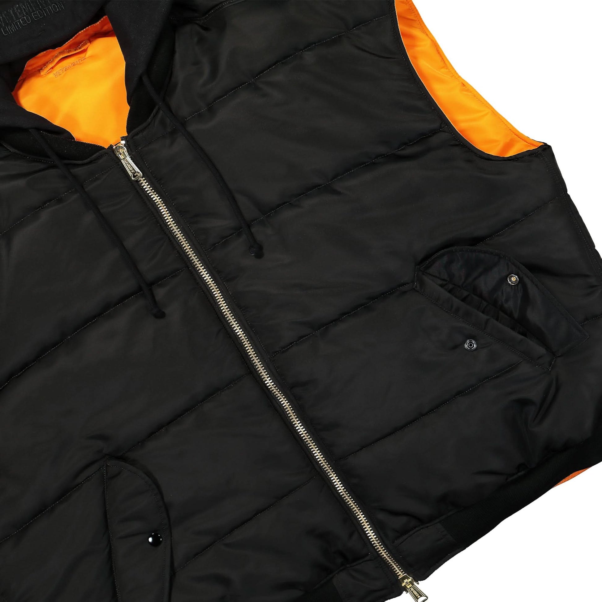 VETEMENTS Logo Bomber Reversible Vest with a Hood Black Detail view 5 | Gate