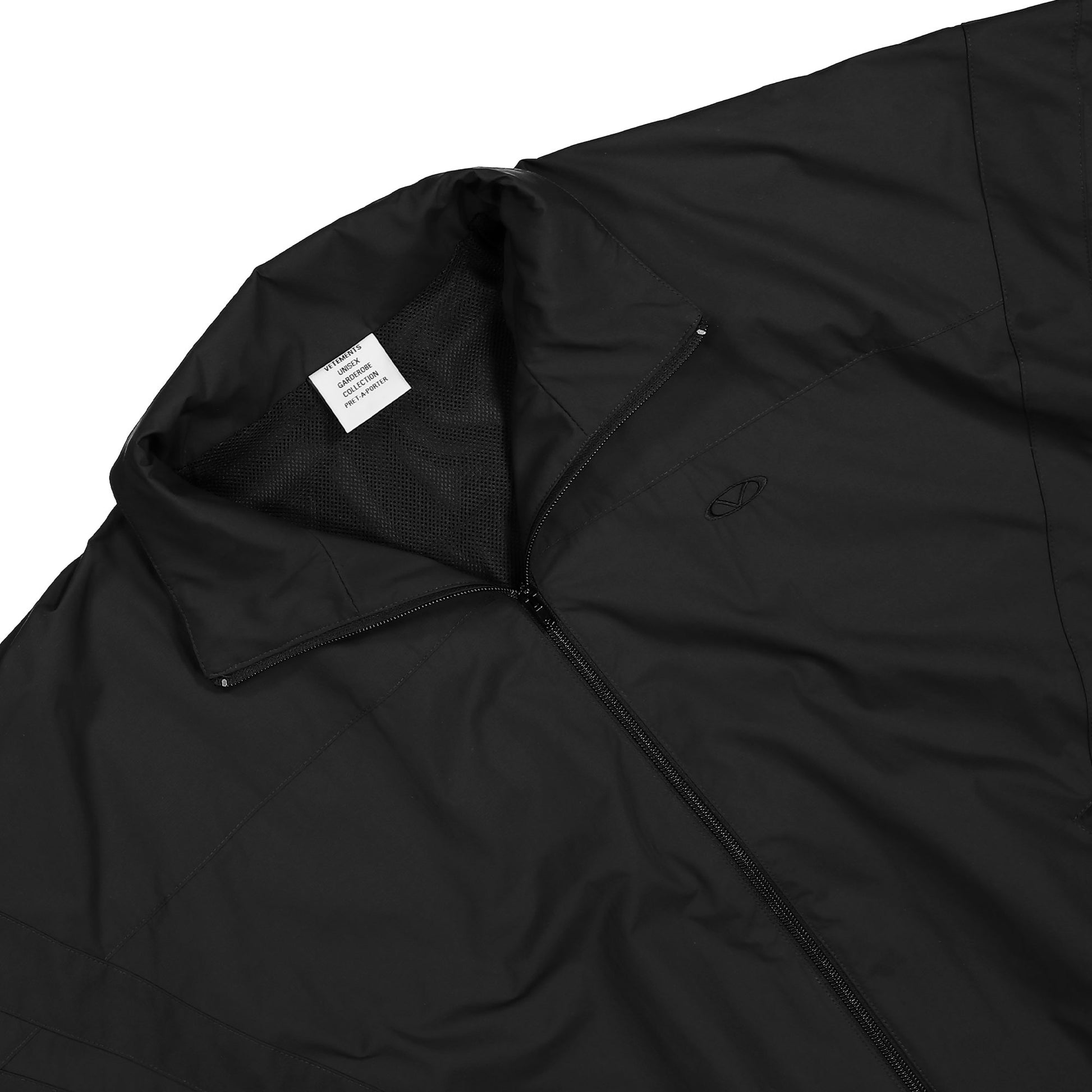 VETEMENTS Oval Logo Tracksuit Jacket Black Detail view 3 | Gate