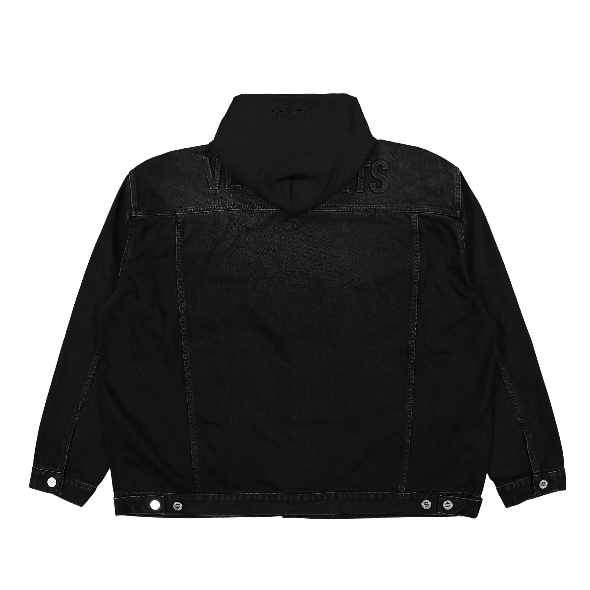 VETEMENTS 3D Logo Hooded Denim Jacket Black Detail view 2 | Gate