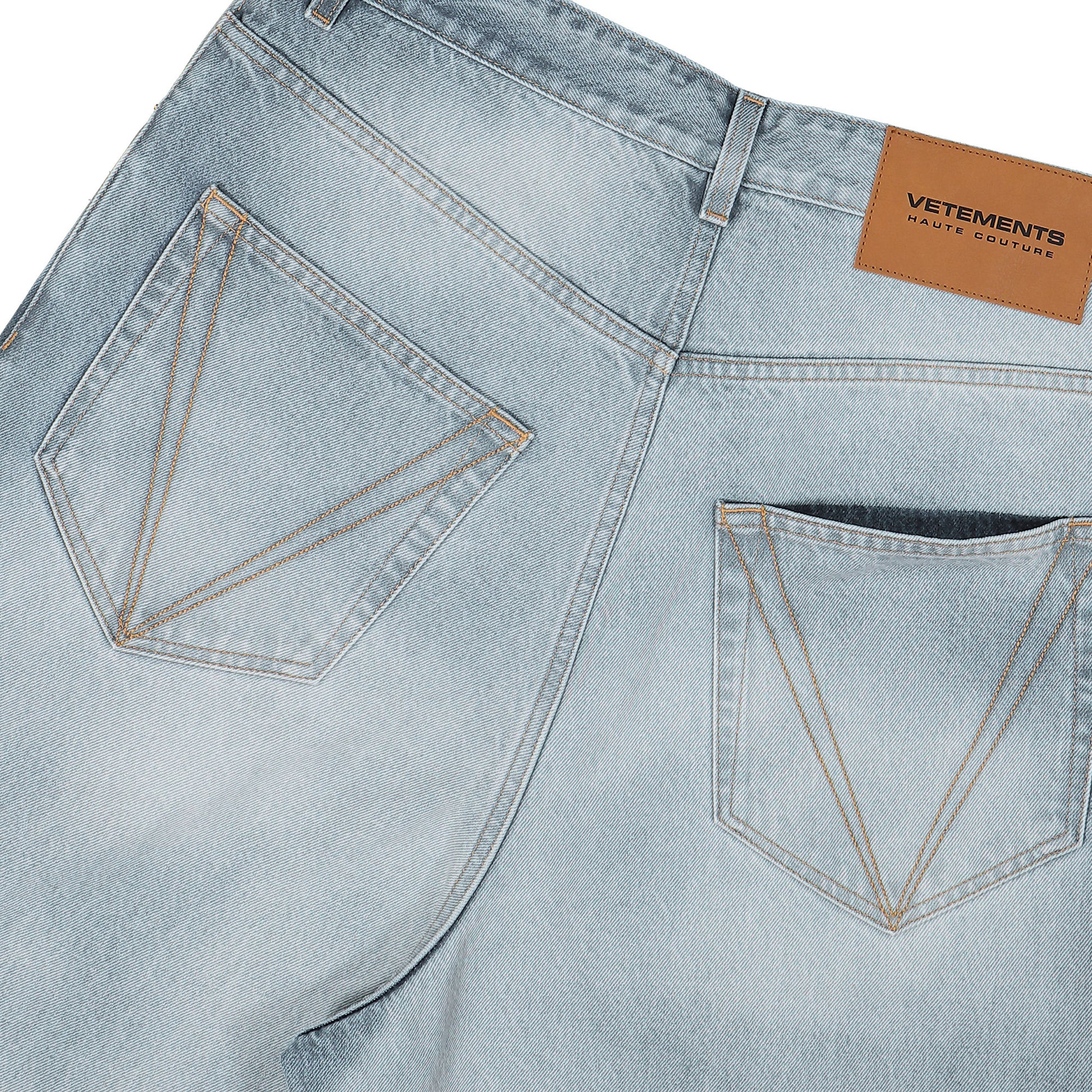 VETEMENTS Embroidered Logo Baggy Jeans Blue Detail view 5 | Gate