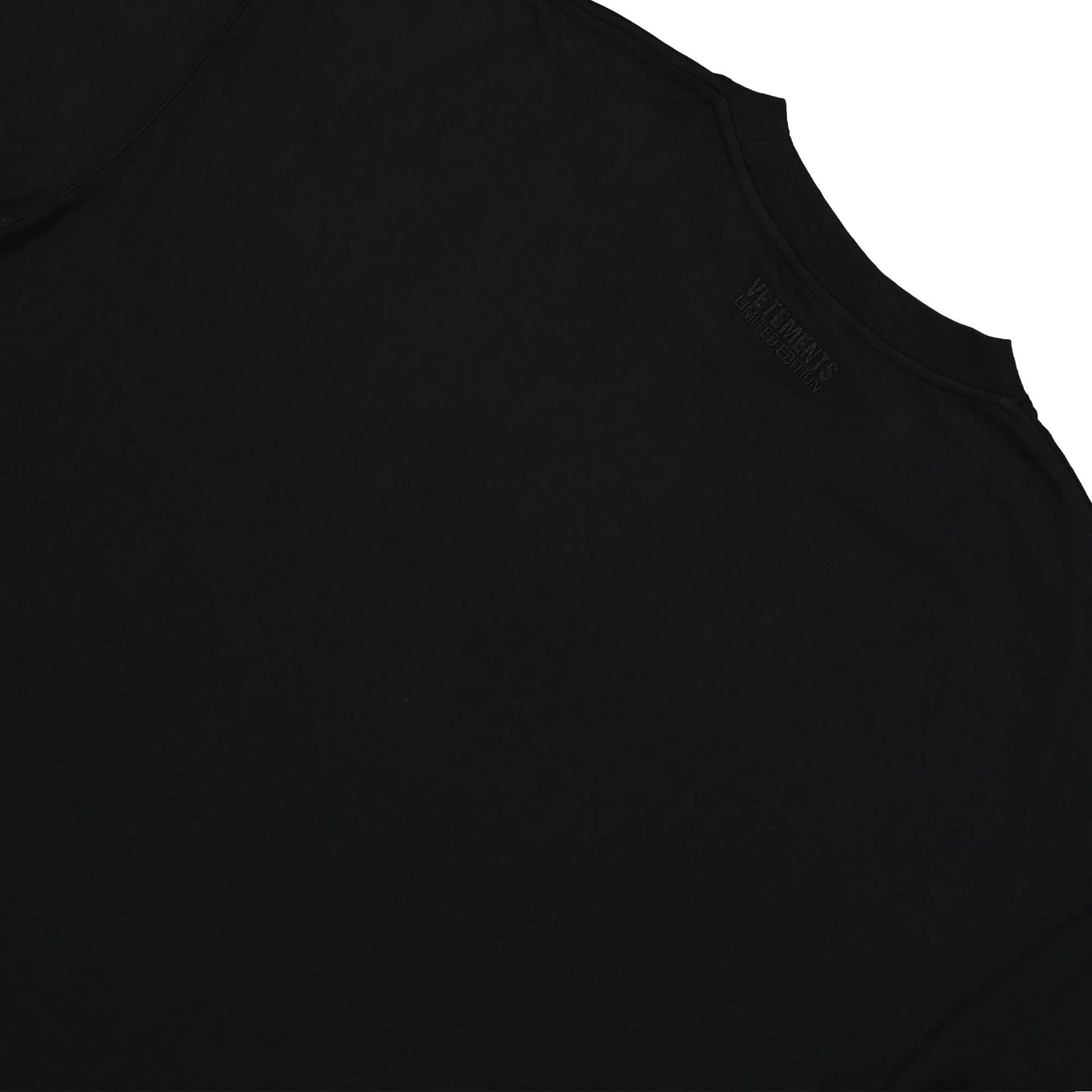 VETEMENTS No Posts Regular T-Shirt Black Detail view 5 | Gate