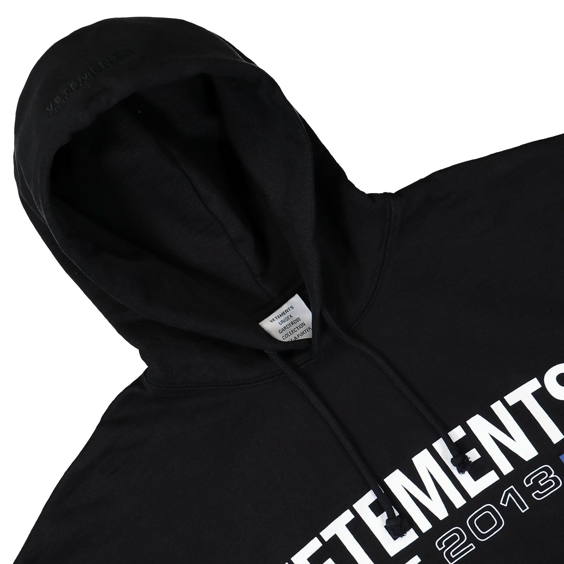 VETEMENTS Flag Logo Hoodie Black Detail view 3 | Gate