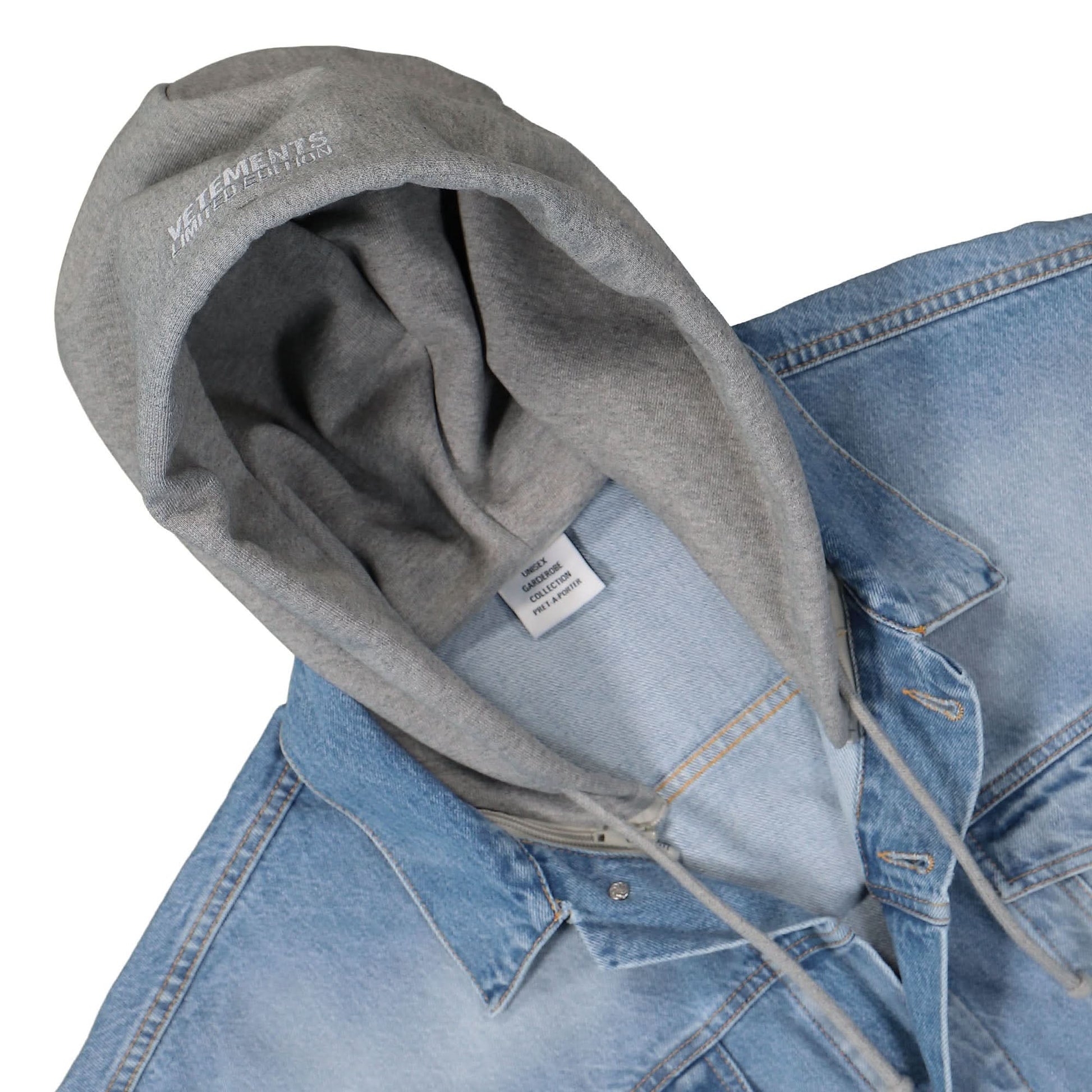 VETEMENTS Hooded Denim Jacket Blue Detail view 3 | Gate