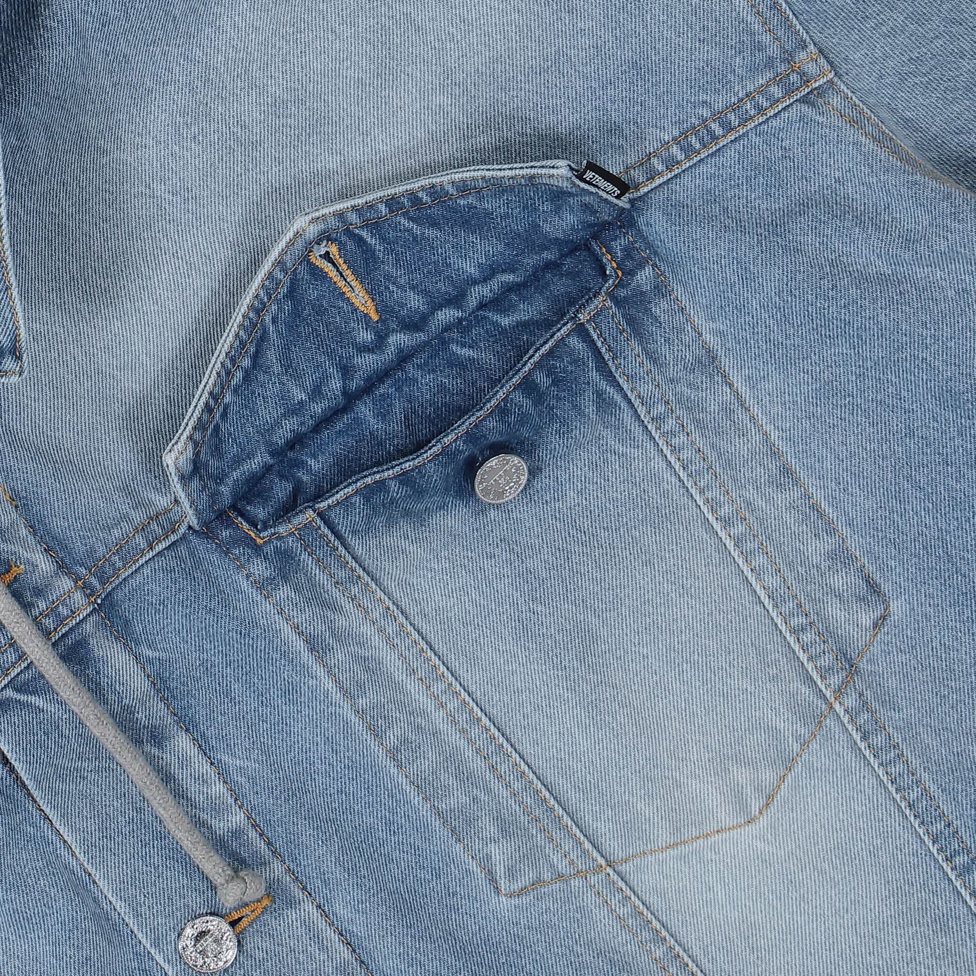 VETEMENTS Hooded Denim Jacket Blue Detail view 4 | Gate