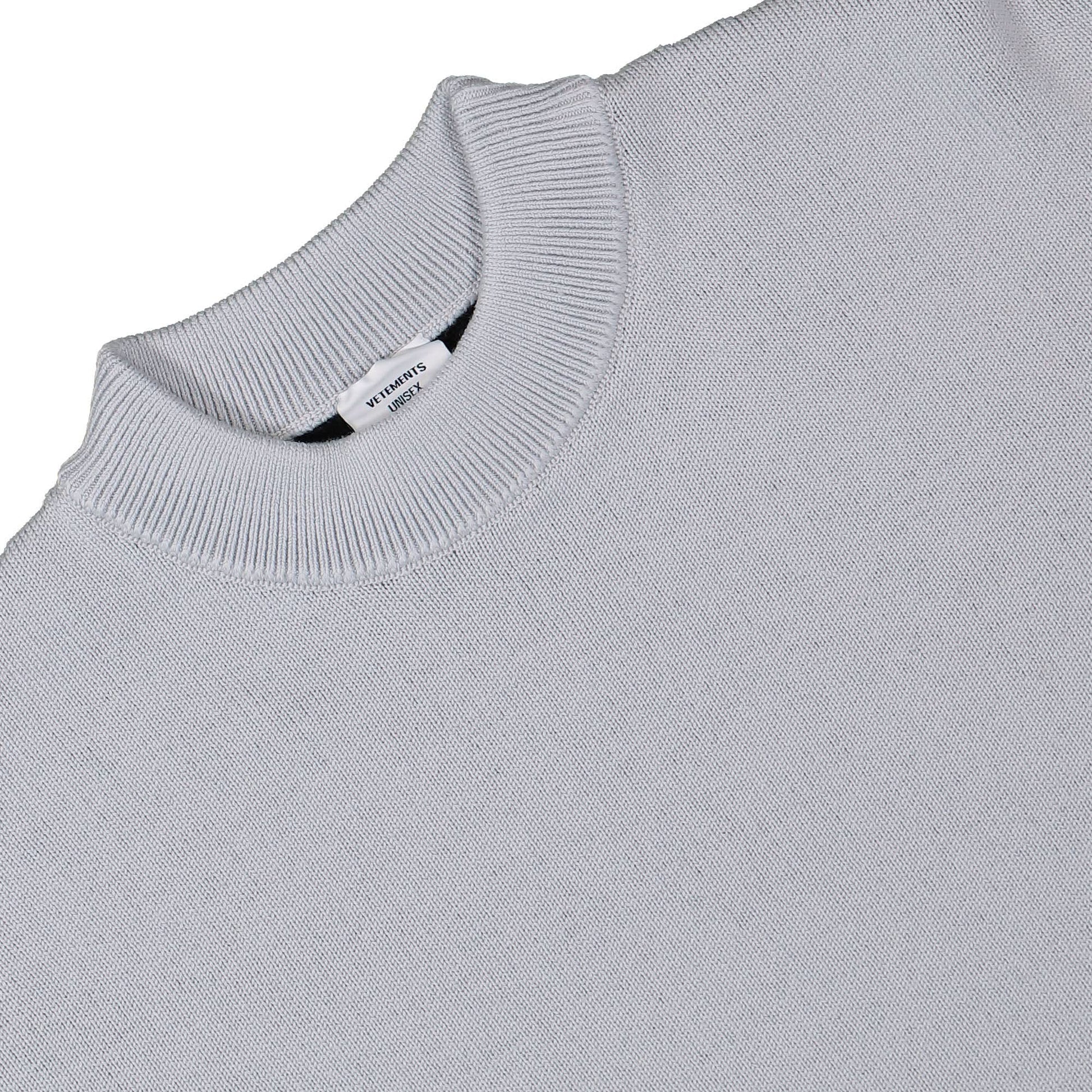 VETEMENTS Metal Double Logo Sweater Grey Detail view 3 | Gate