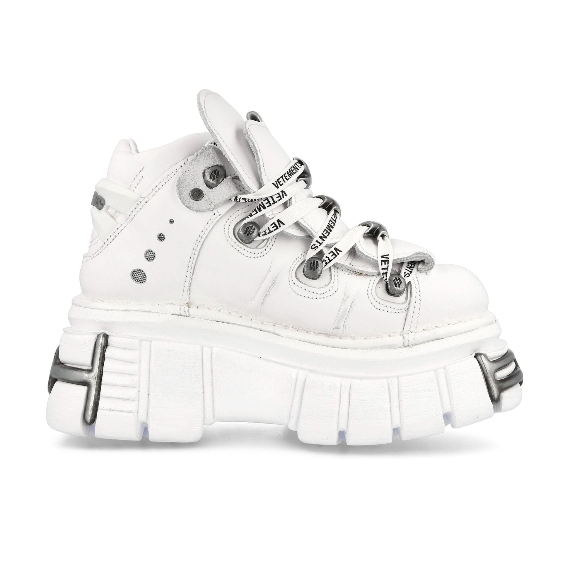 VETEMENTS Platform Sneaker White Sneaker Detail view 2 | Gate