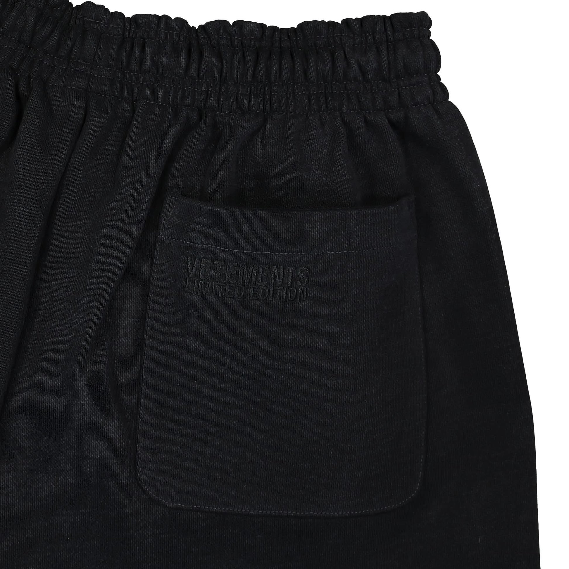 VETEMENTS Reverse Anarchy Baggy Sweatpants Black Detail view 5 | Gate