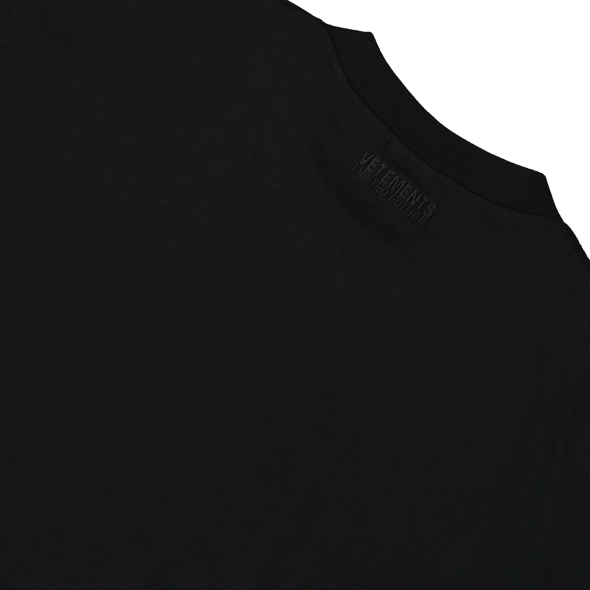 VETEMENTS Tonal Logo Shirt Black Detail view 4 | Gate