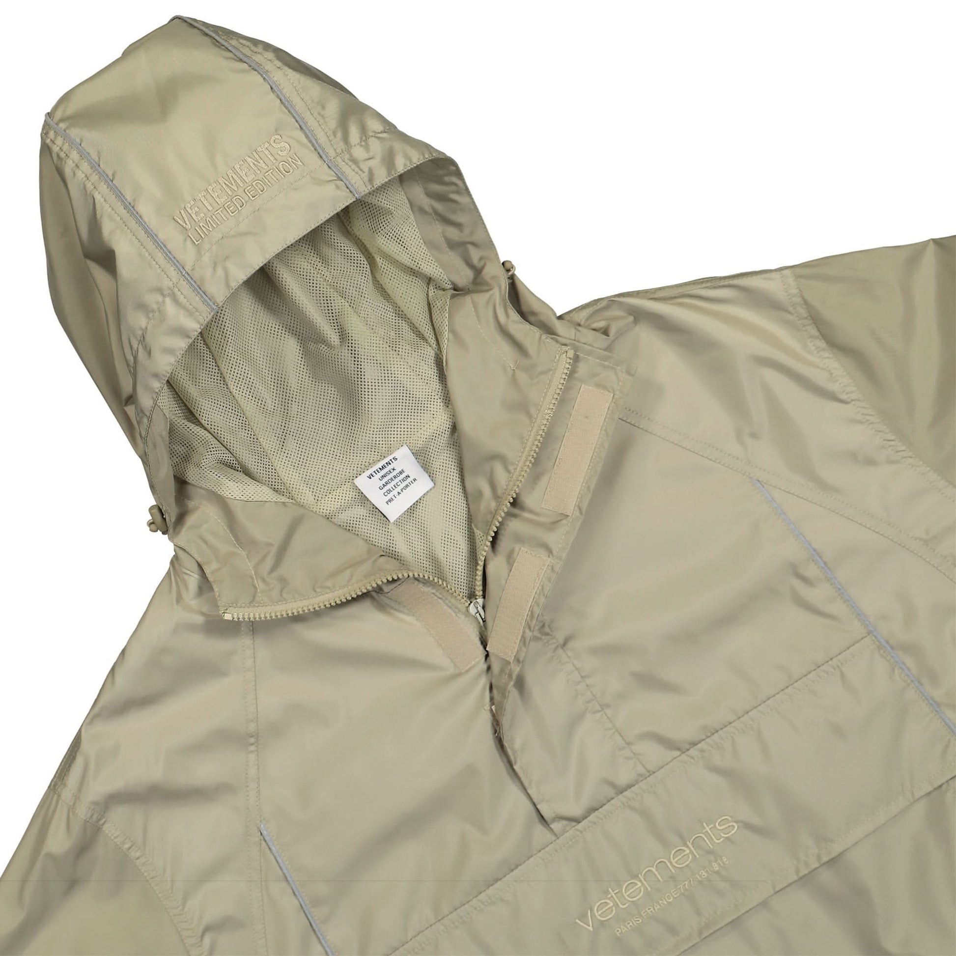 VETEMENTS Logo Windbreaker Olive Detail view 3 | Gate