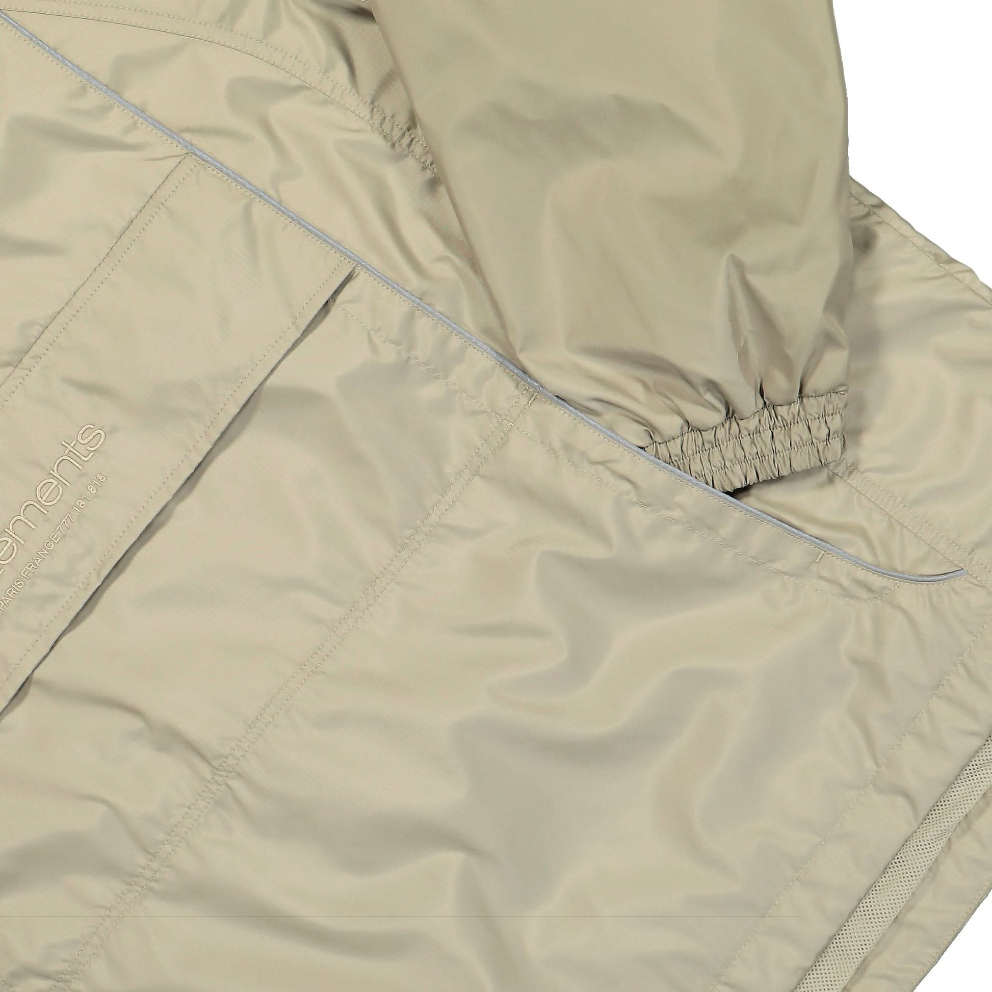 VETEMENTS Logo Windbreaker Olive Detail view 4 | Gate