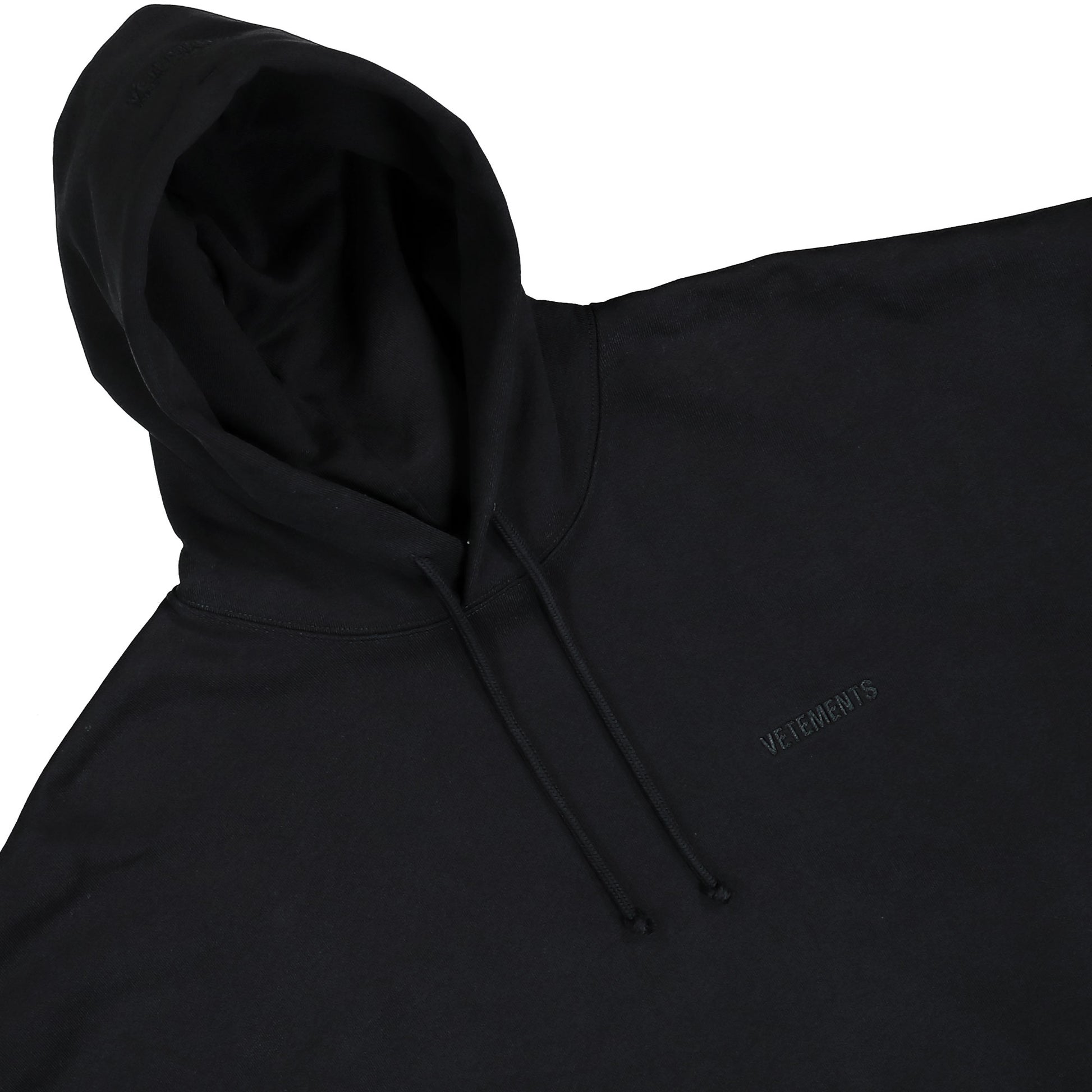 VETEMENTS Logo Oversized Hoodie Black Hoodies UH76HD100B Detail View 3 | GATE