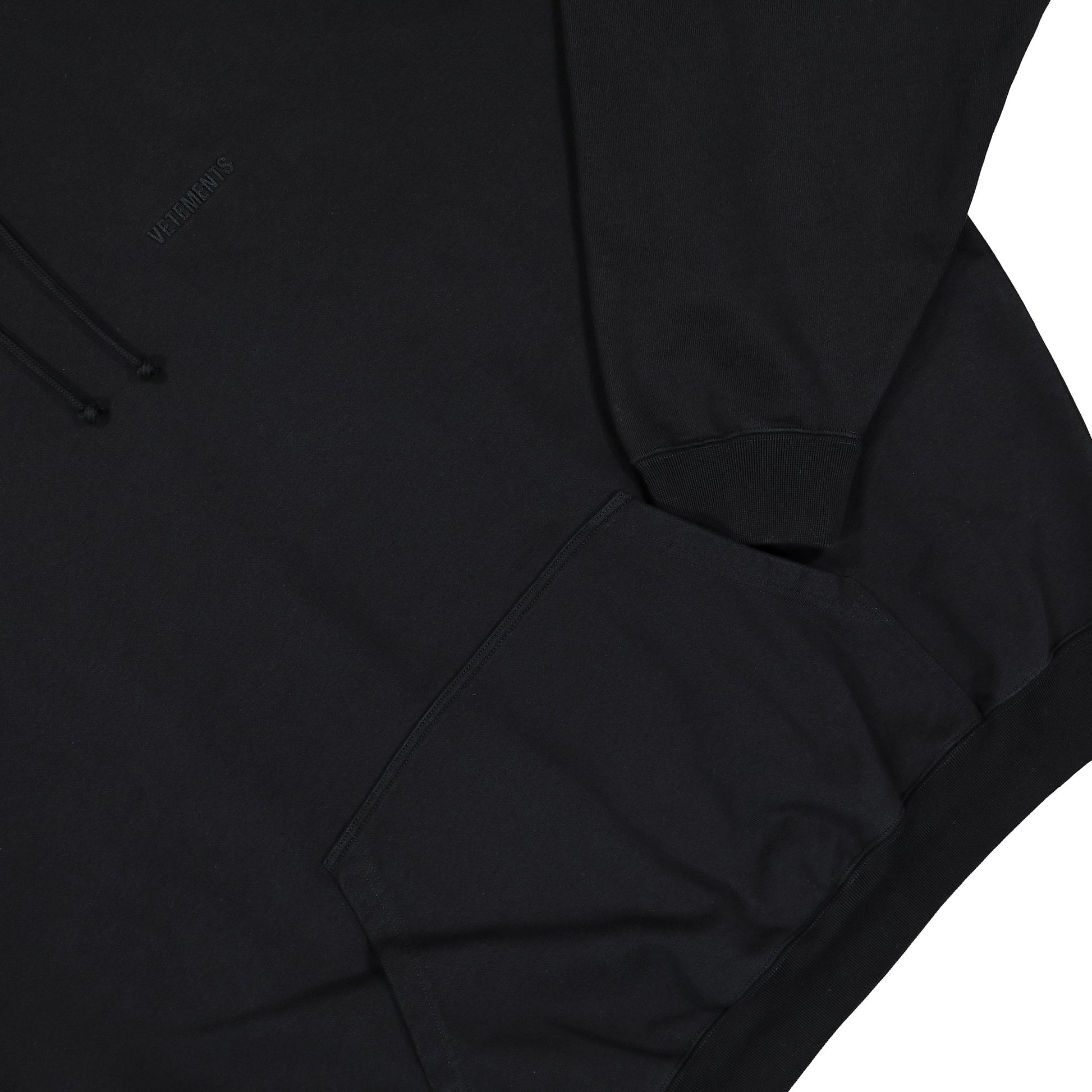 VETEMENTS Logo Oversized Hoodie Black Hoodies UH76HD100B Detail View 4 | GATE