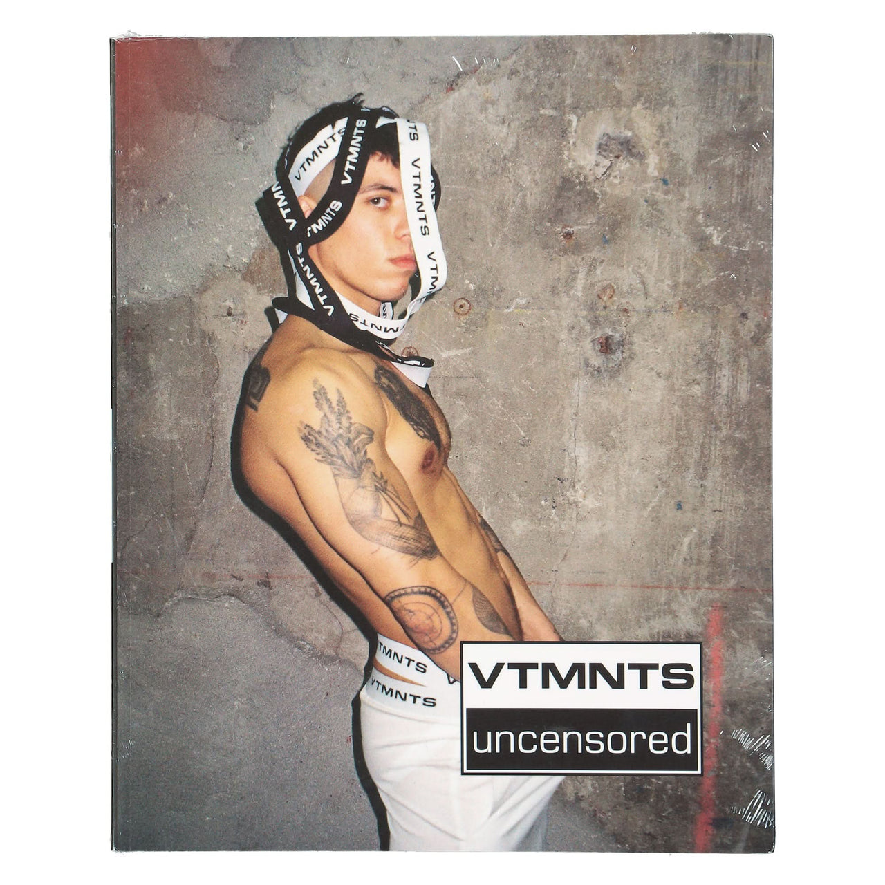 VTMNTS VTMNTS Uncensored Book - Cover 4 (VL16BK104) Multicolor Detail view 1 | Gate