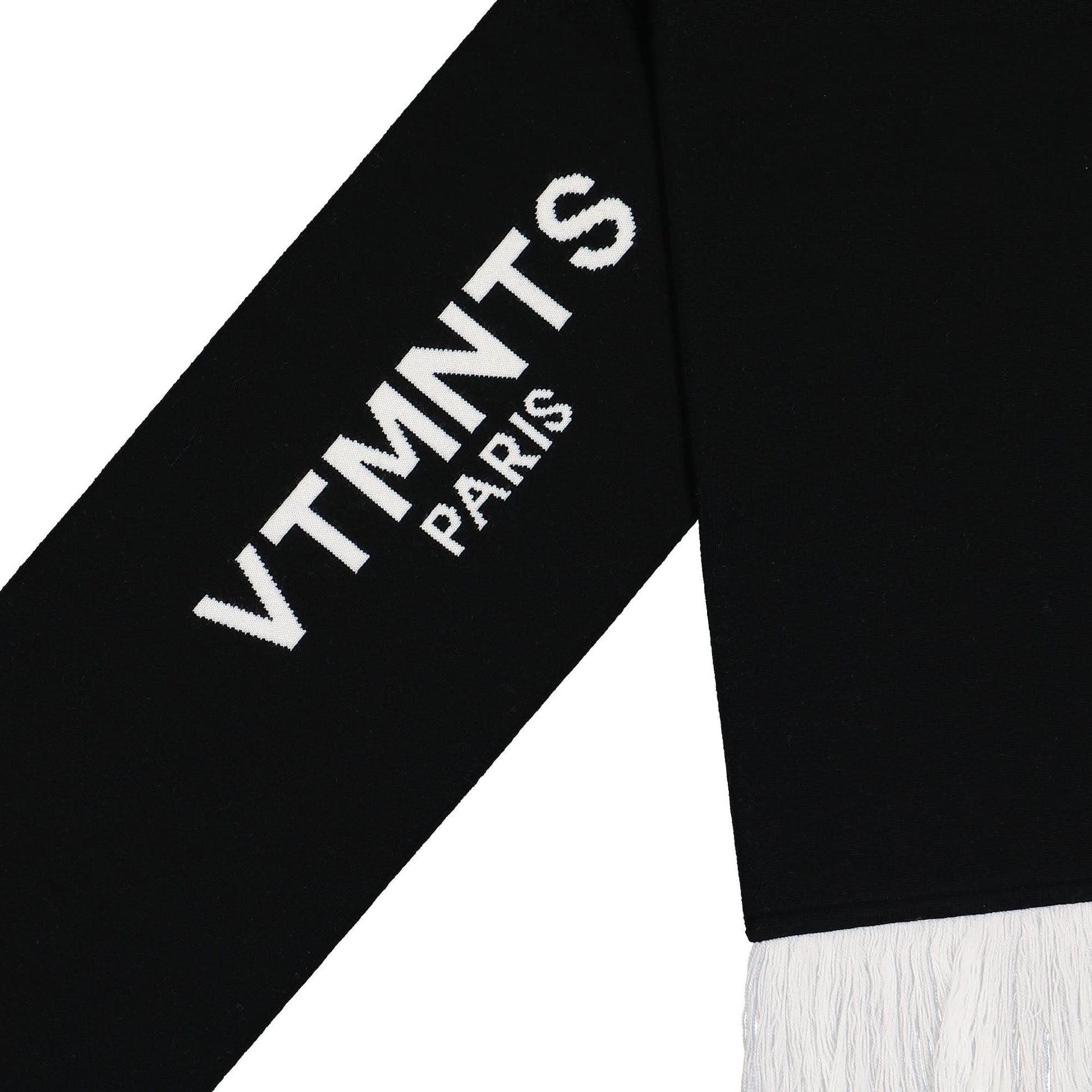 VTMNTS VTMNTS Paris Logo Scarf Black Detail view 3 | Gate