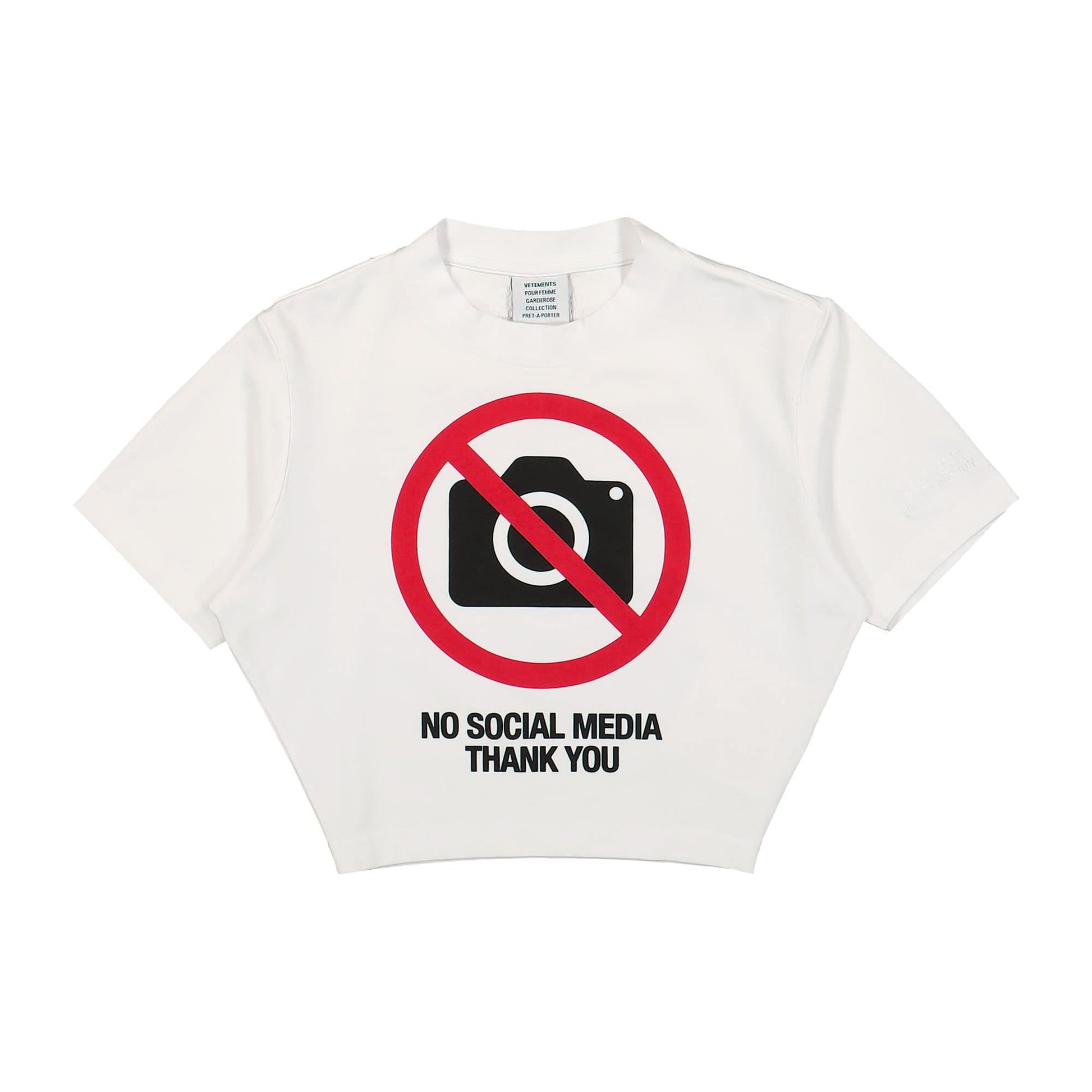 VETEMENTS No Social Media Fitted T-Shirt White Detail view 1 | Gate