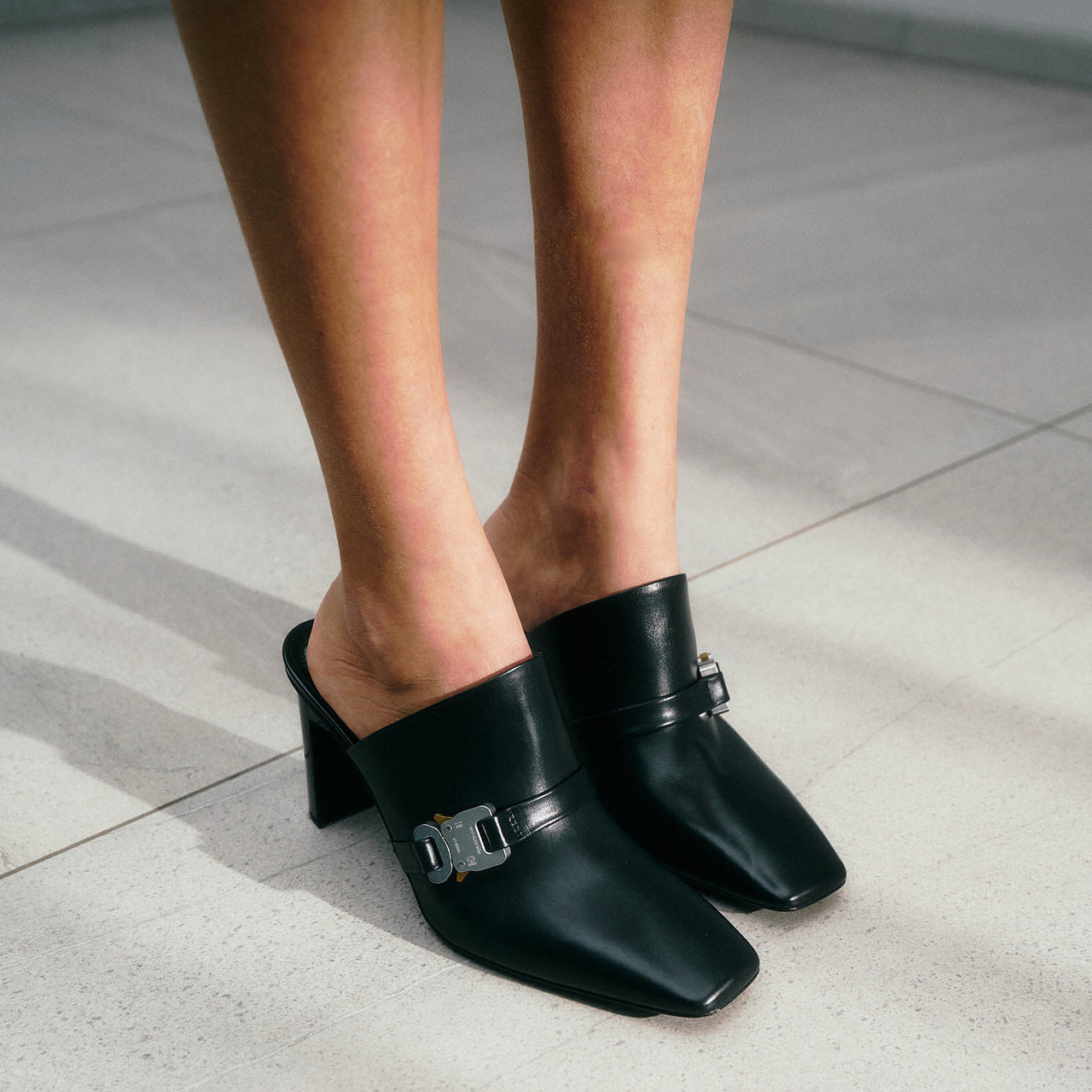 1017 Alyx 9SM Buckle Heel Black Heels Detail view 1 | Gate