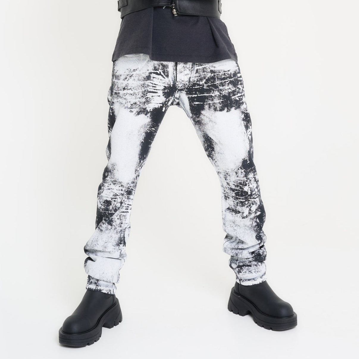 1017 Alyx 9SM 5 Pocket Treated Skinny Jean Black,White Detail view 2 | Gate