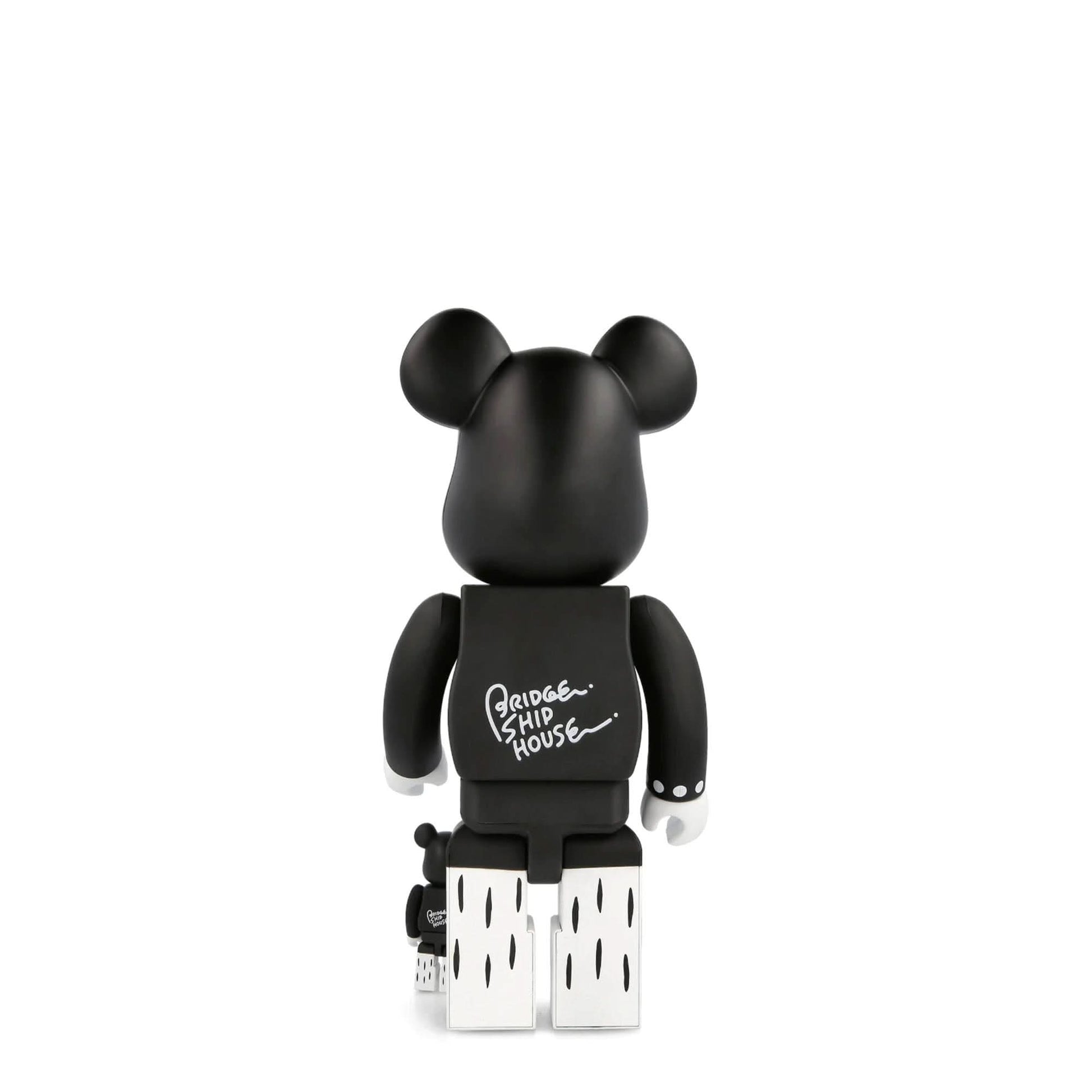 Medicom Be@rbrick Matthew 400% + 100% Black,White Detail view 2 | Gate