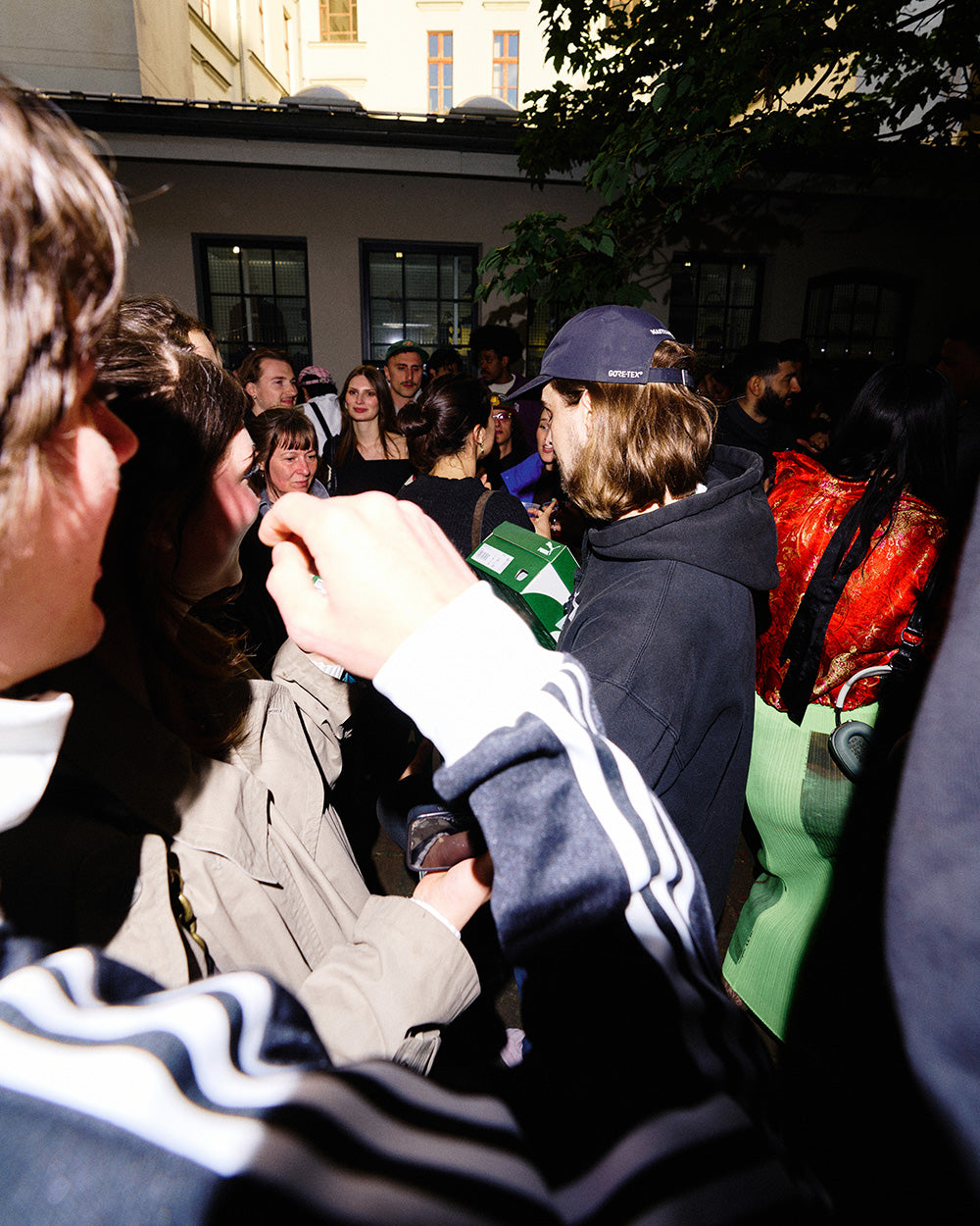 Crowd from Gate community in an event y Puma speedcat