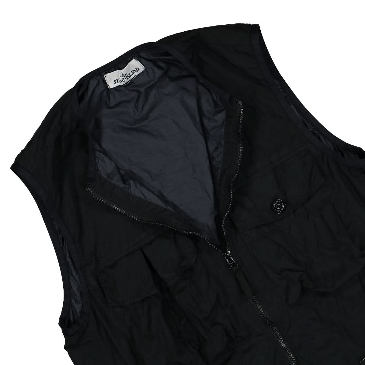 Stone Island Regenerated Nylon Vest Black Detail view 4 | Gate