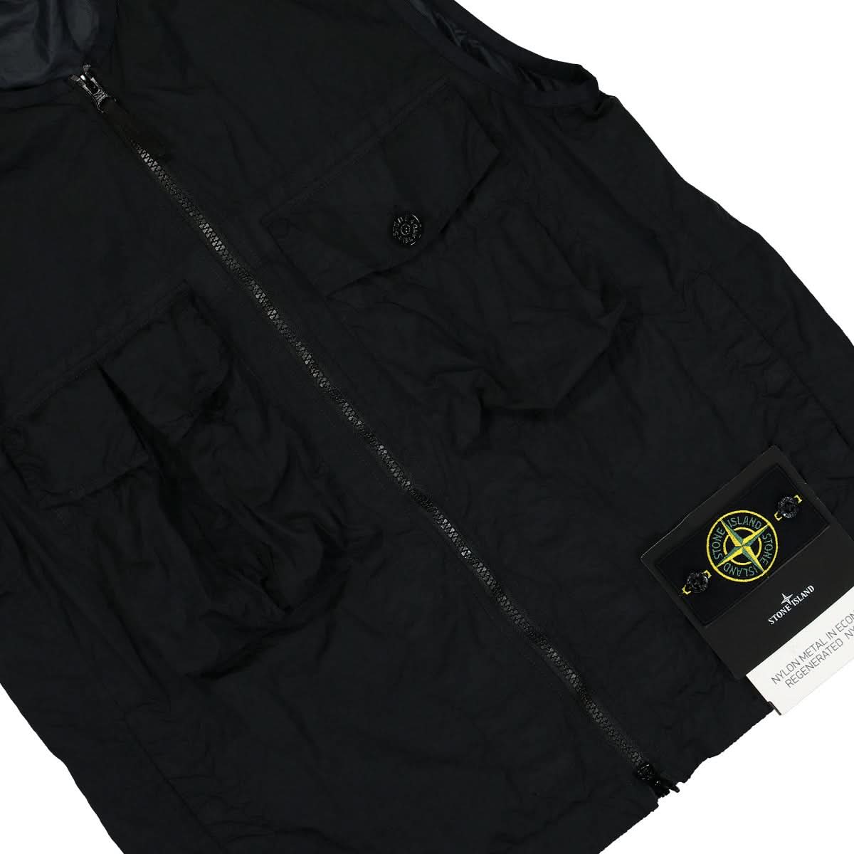 Stone Island Regenerated Nylon Vest Black Detail view 5 | Gate