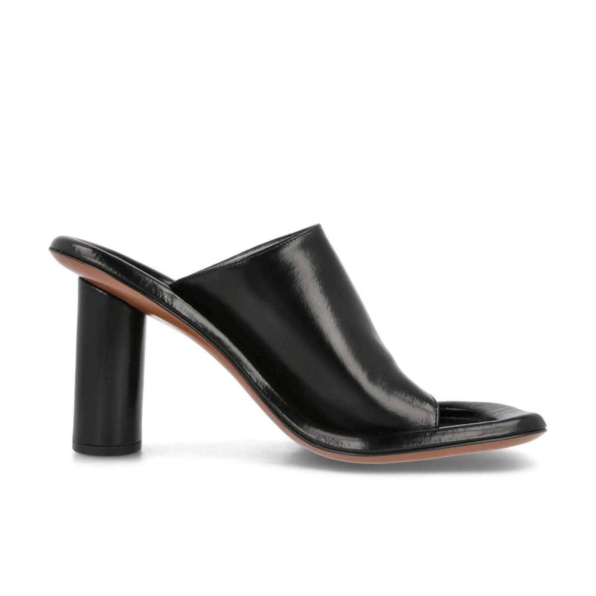 Ambush Cushion Mule Black Heels Detail view 1 | Gate