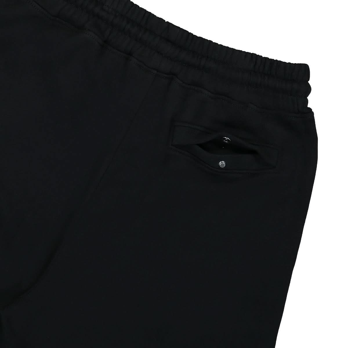 Marcelo Burlon - County of Milan Tempera Cross Basket Shorts Black,White Detail view 5 | Gate