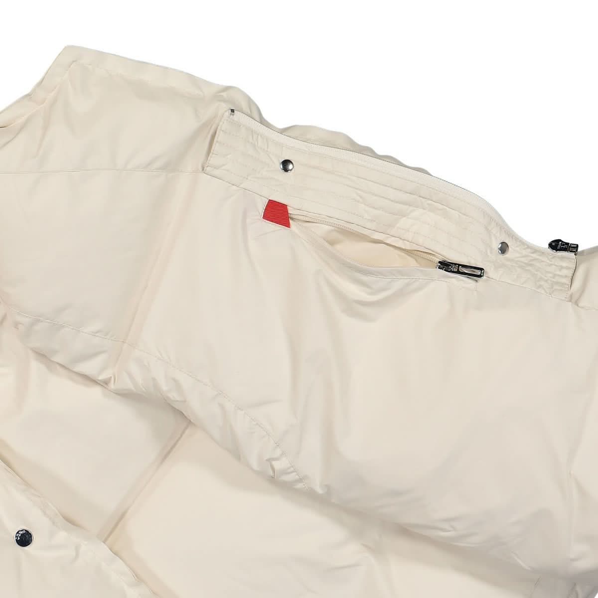 032c The Ultimate Puffer Vest Beige,White Detail view 5 | Gate