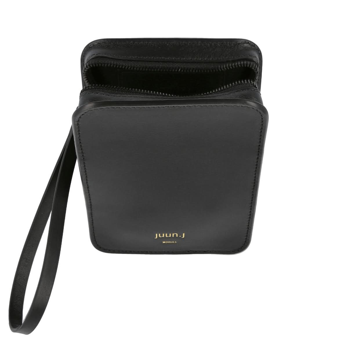 Juun.J Shoulder Bag Black Detail view 3 | Gate
