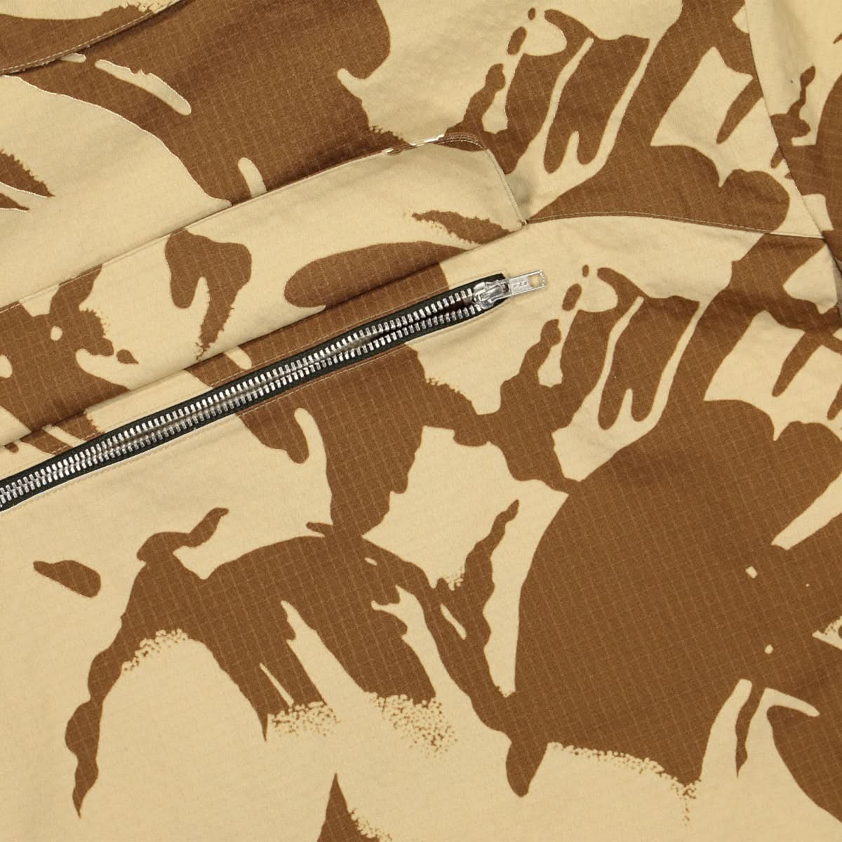 paria /FARZANEH Camo Hunting Jacket Camouflage Detail view 5 | Gate
