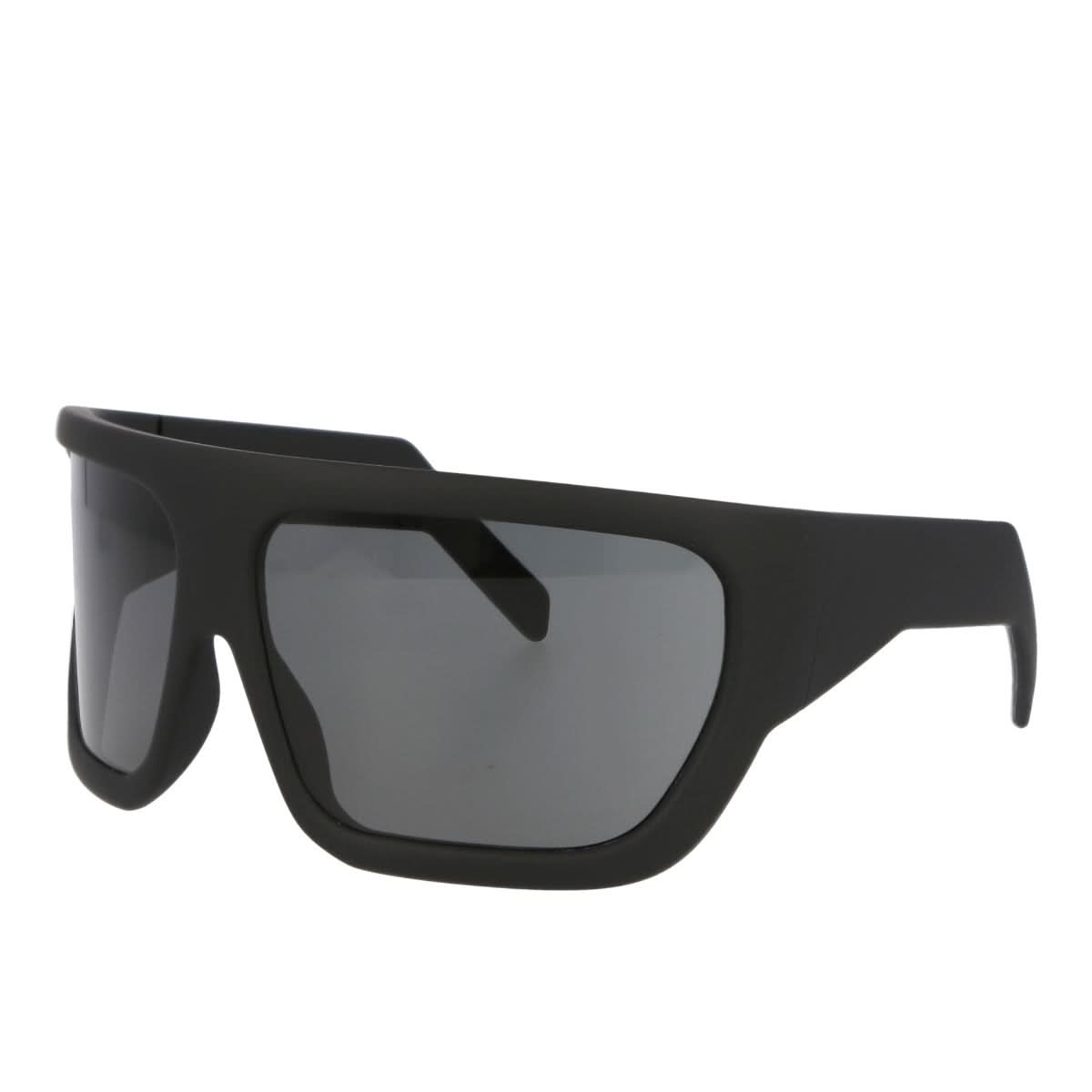 Rick Owens Davis Sunglasses Black Detail view 1 | Gate