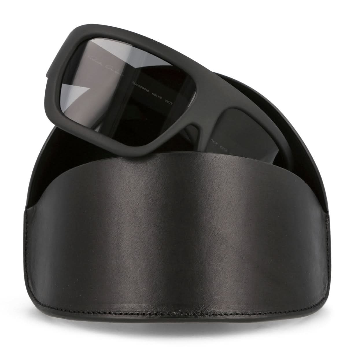 Rick Owens Davis Sunglasses Black Detail view 6 | Gate