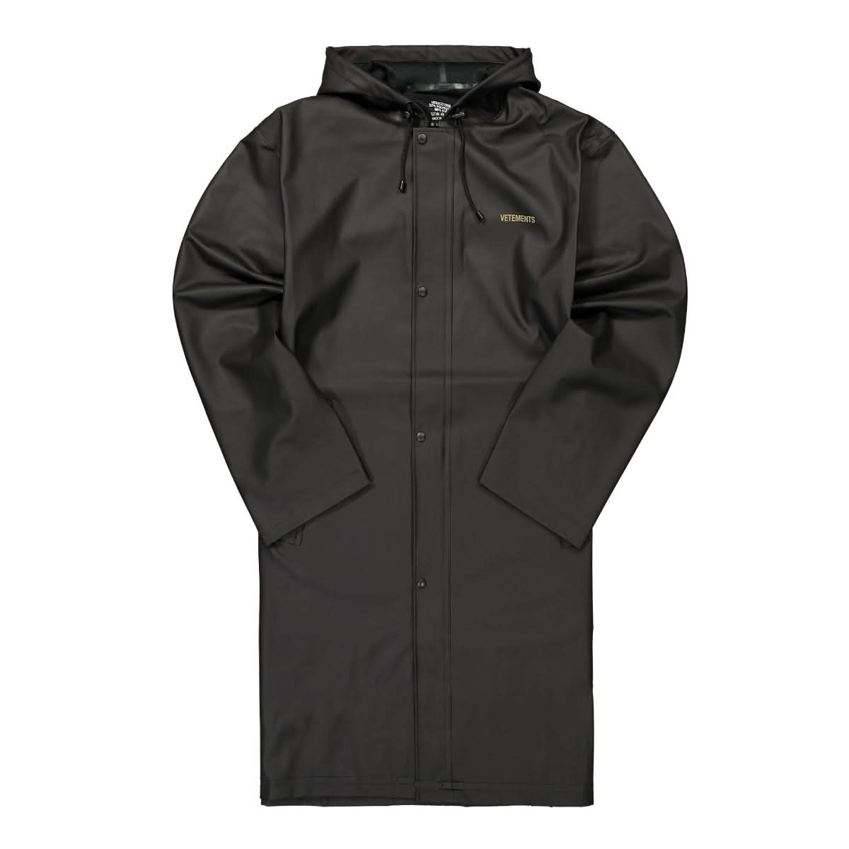 VETEMENTS Iconic Logo Raincoat Black Detail view 1 | Gate