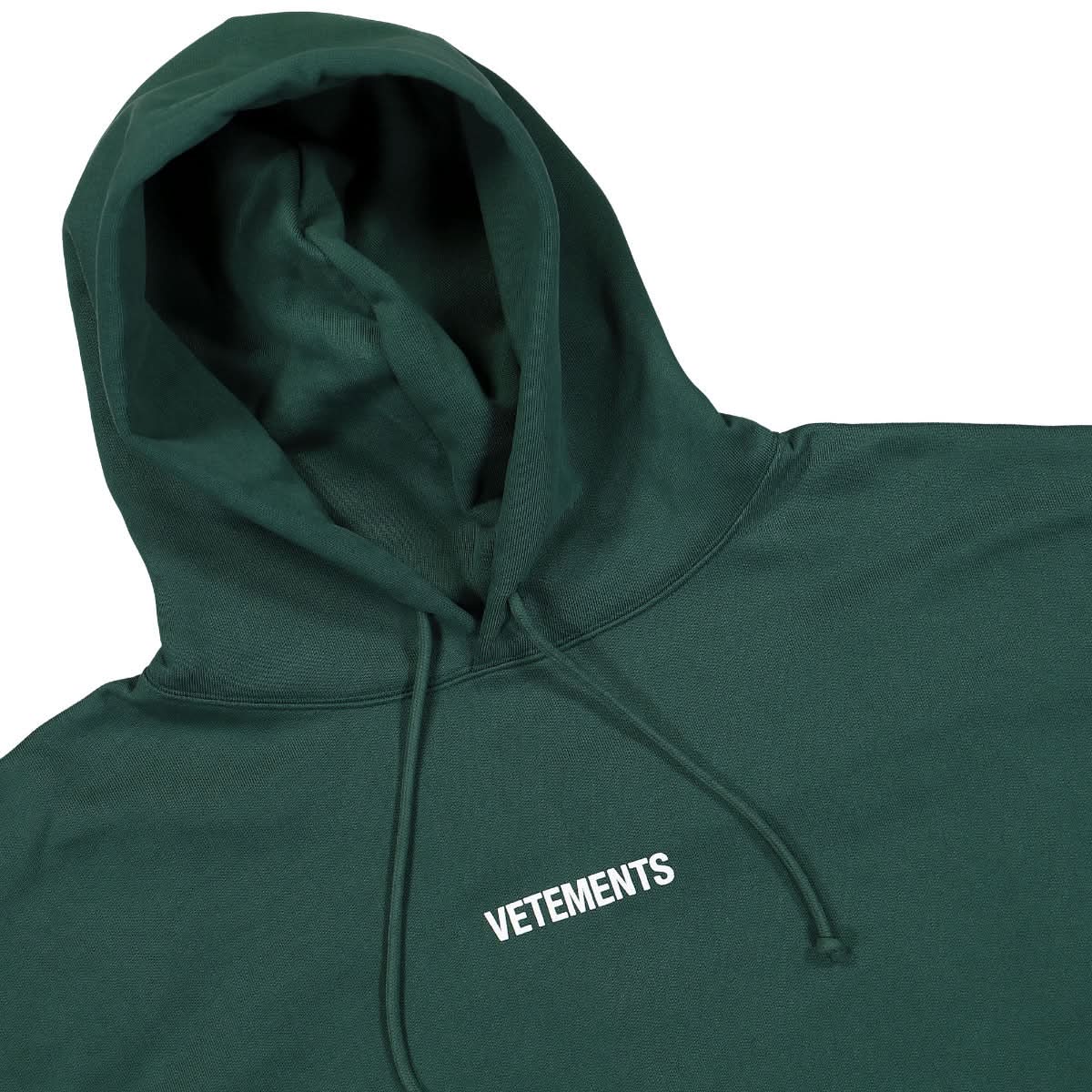VETEMENTS Logo Label Hoodie Green Detail view 3 | Gate