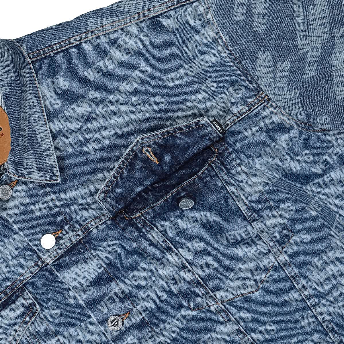 VETEMENTS Stamped Logo Denim Jacket Blue Detail view 4 | Gate