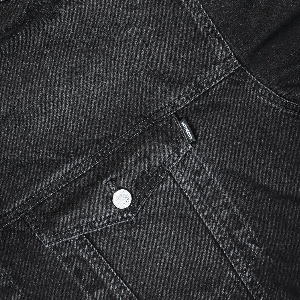 VETEMENTS Denim Jacket with Detachable Hood Black Detail view 5 | Gate