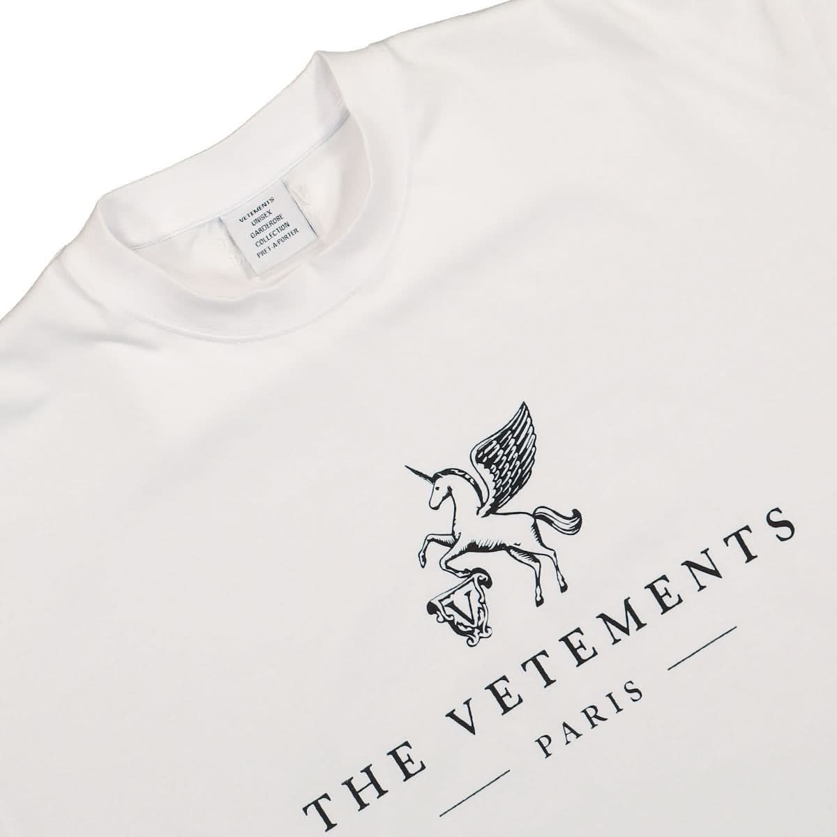 VETEMENTS The Vetements Hotel Casino T-Shirt White Detail view 3 | Gate