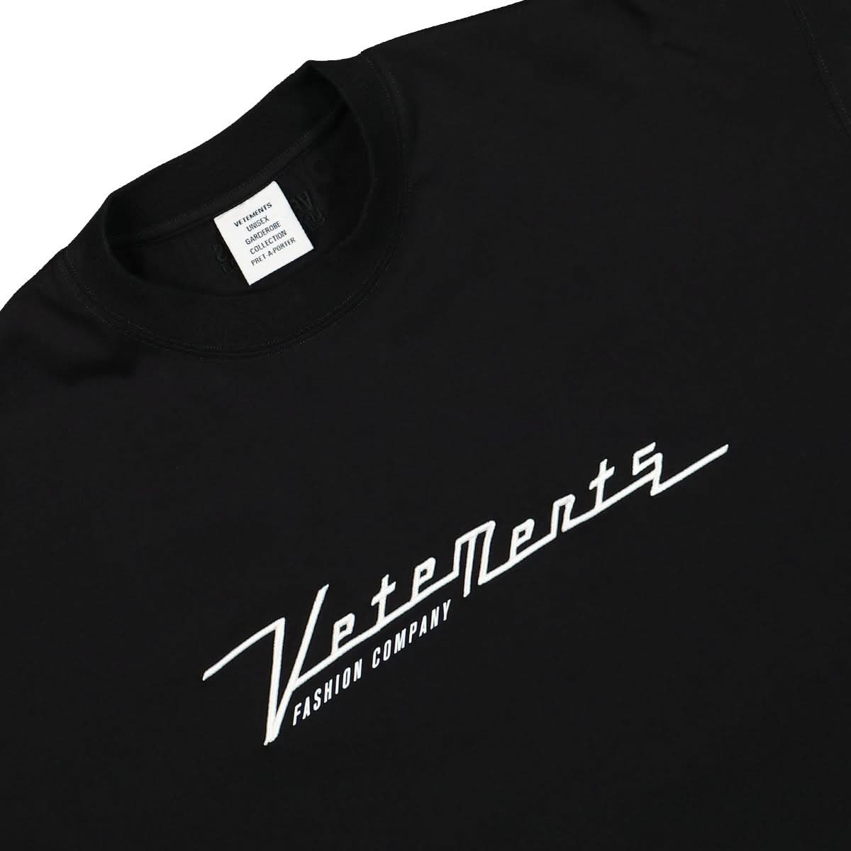 VETEMENTS Motocross Embroidered Logo T-Shirt Black Detail view 3 | Gate