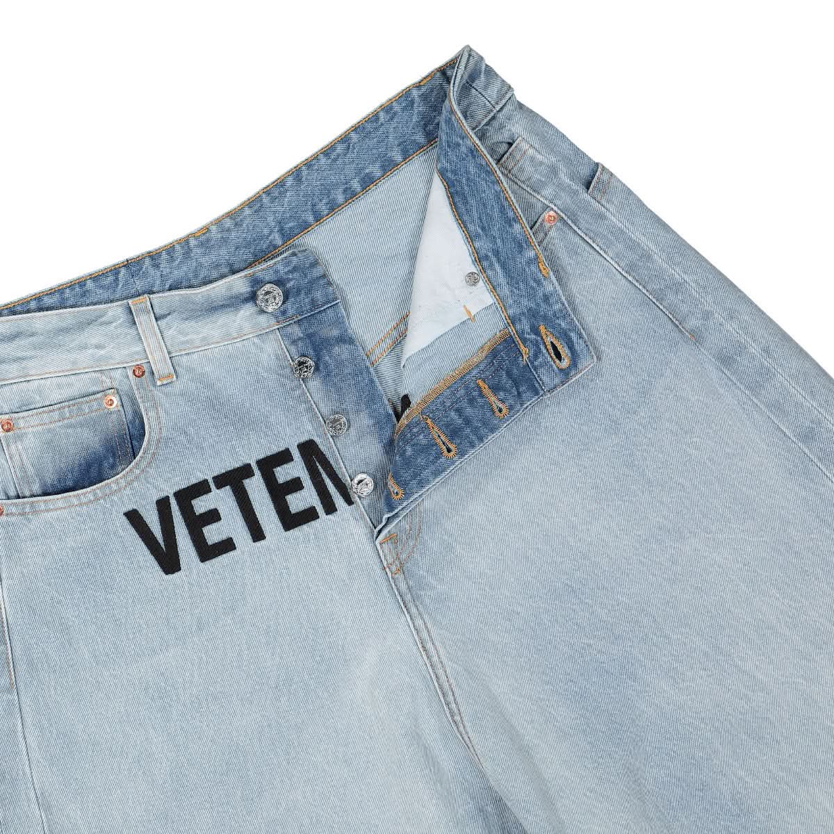 VETEMENTS Logo Baggy Jeans Blue Detail view 4 | Gate