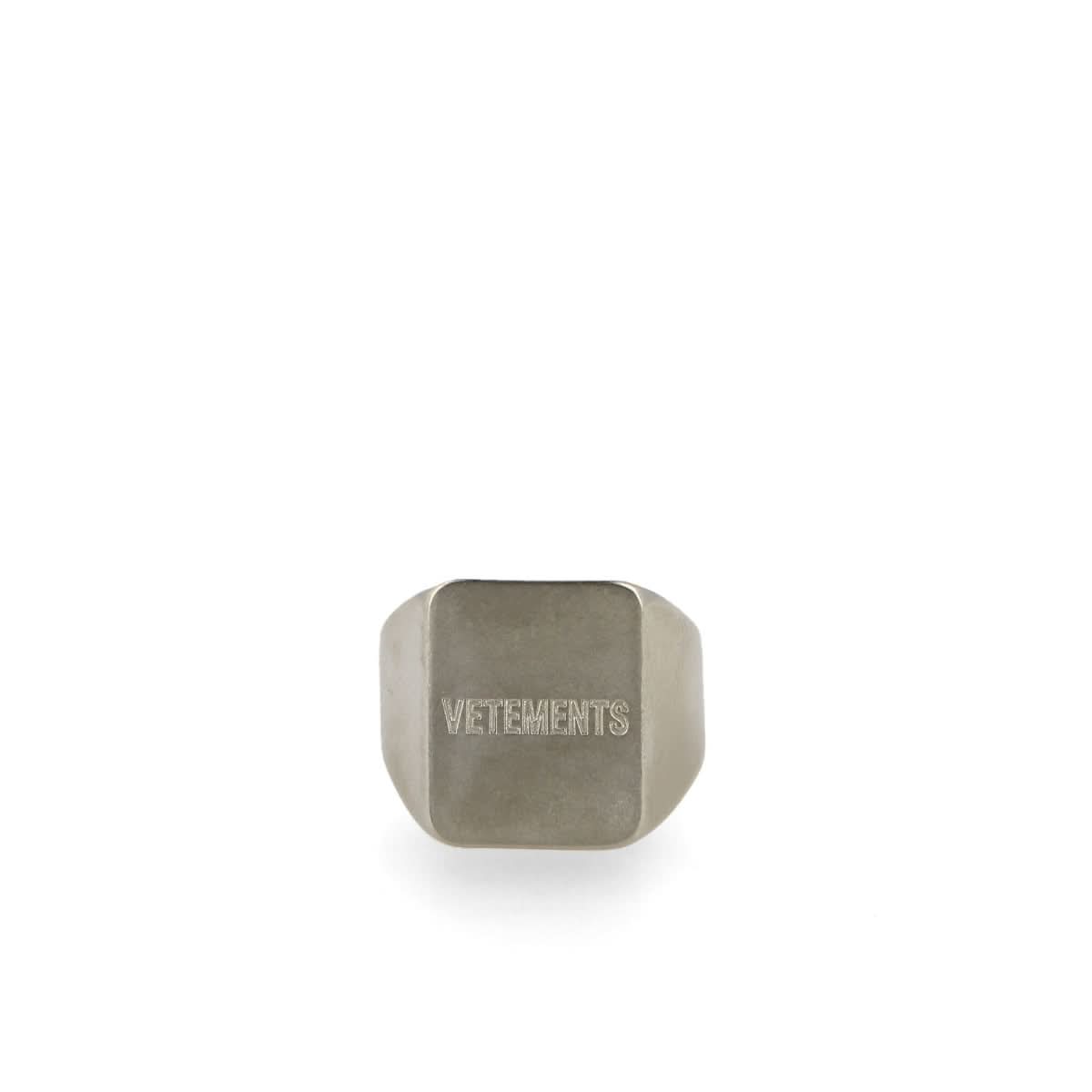 VETEMENTS Iconic Logo Ring Silver Detail view 2 | Gate