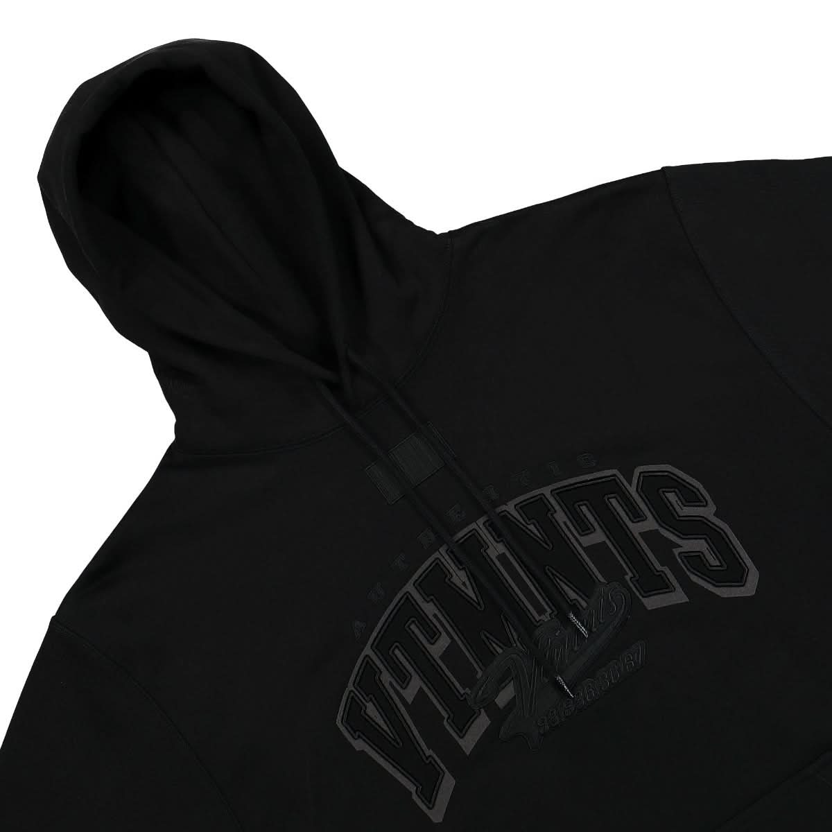 VTMNTS College Hoodie Black Detail view 3 | Gate