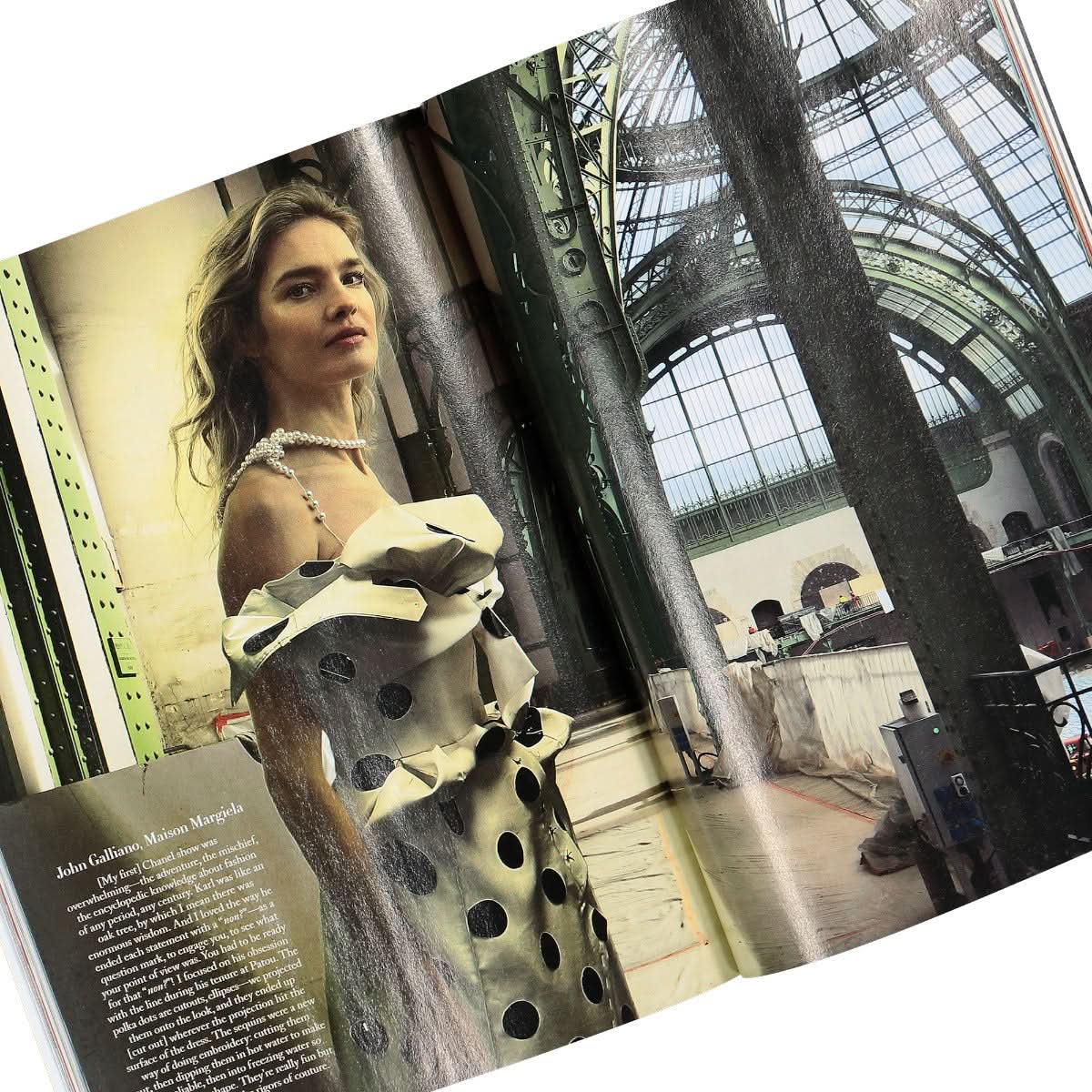 Vogue Magazine May 2023 Multicolor Detail view 5 | Gate