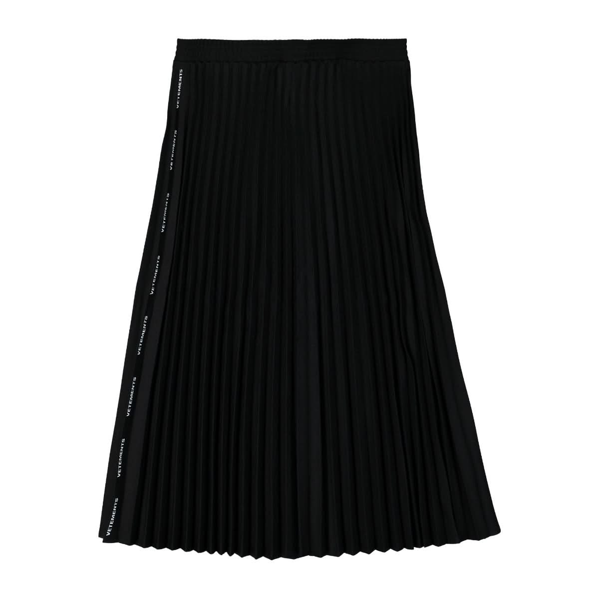 VETEMENTS Pleated Logo Skirt Black Detail view 1 | Gate
