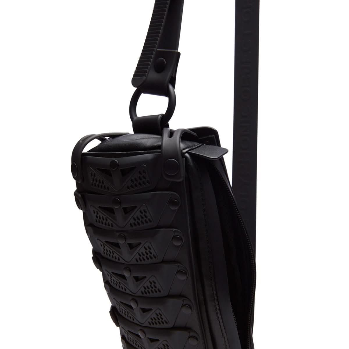 Innerraum Object Y01 - Fanny Pack Black Detail view 3 | Gate