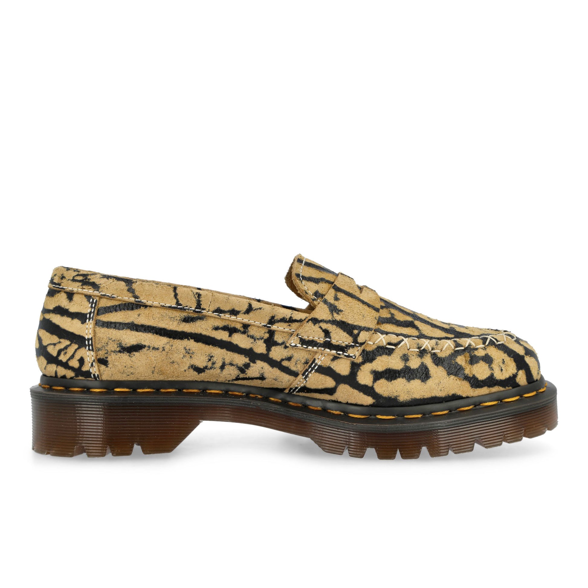 Dr. Martens Delapre Penny Loafer Teak / Black Loafers 42707200 Detail View 2 | GATE
