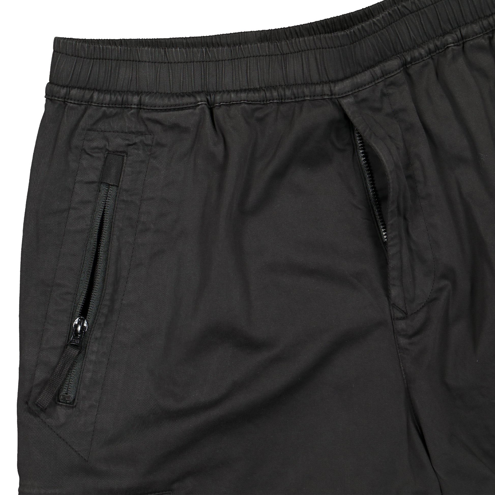 Stone Island Bermuda Shorts Black Shorts 7415L06F2.V0029 Detail View 5 | GATE