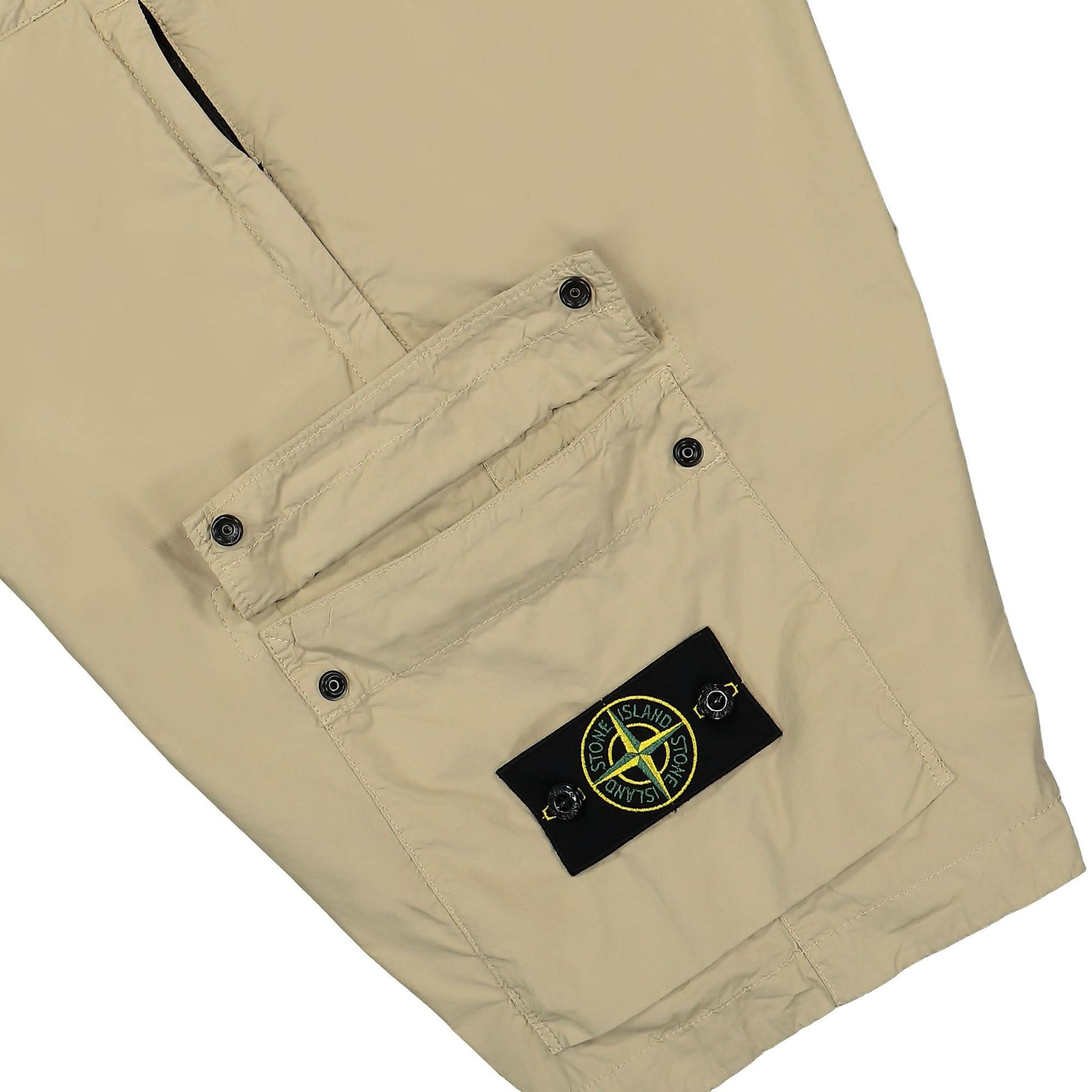 Stone Island Comfort Bermuda Shorts Beige Detail view 6 | Gate