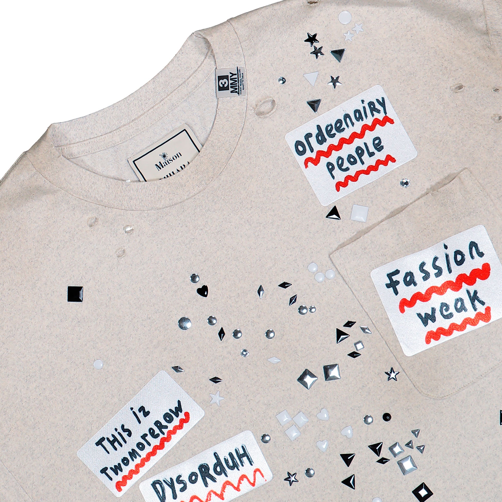 Maison Mihara Yasuhiro Embellished Sticker Tee White T-Shirt A16TS592 Detail View 3 | GATE
