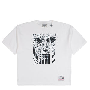 Maison Mihara Yasuhiro Face Print T-Shirt White T-Shirts C15TS042  Detail View 1 | GATE
